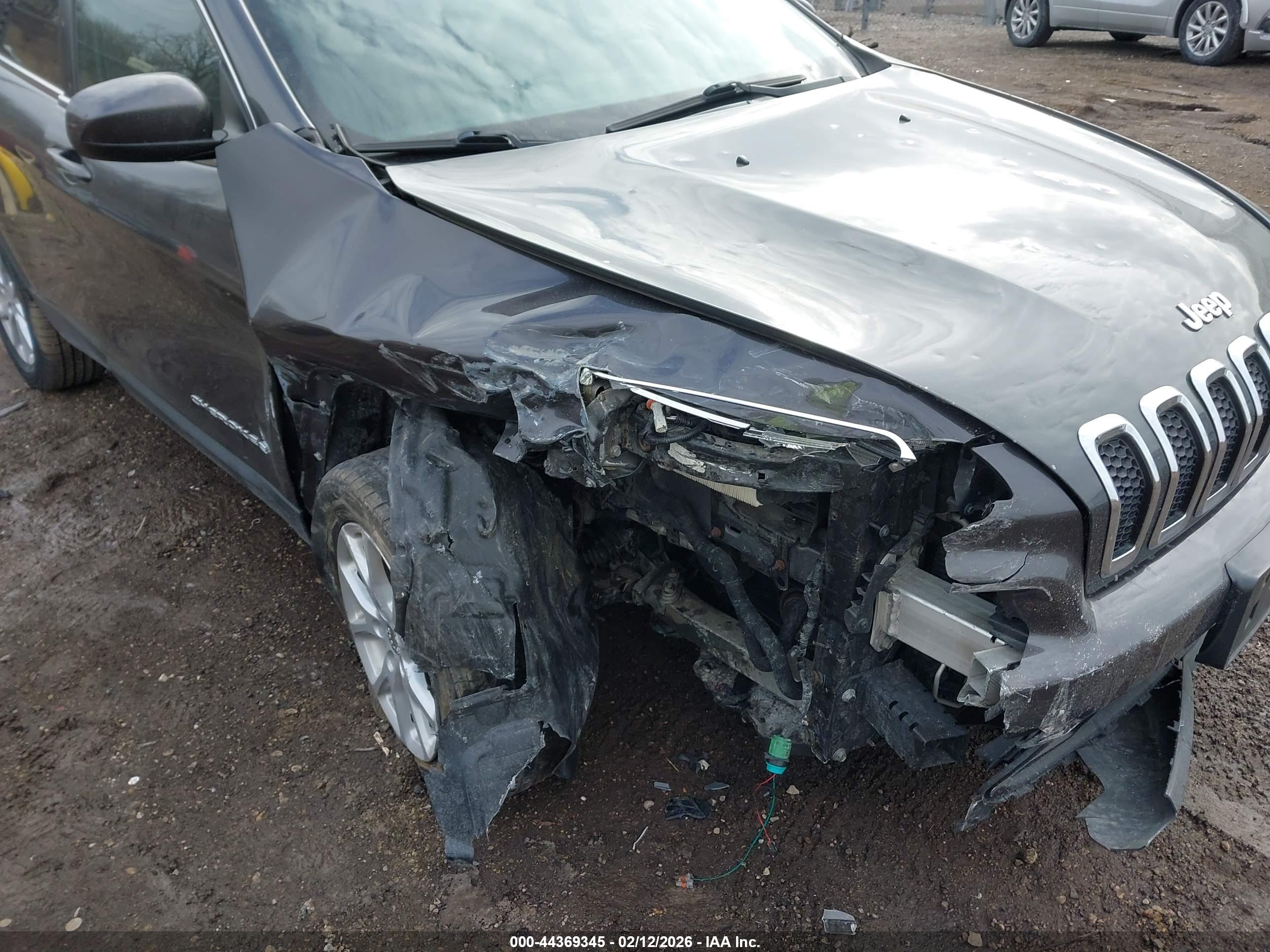 JEEP CHEROKEE image 6