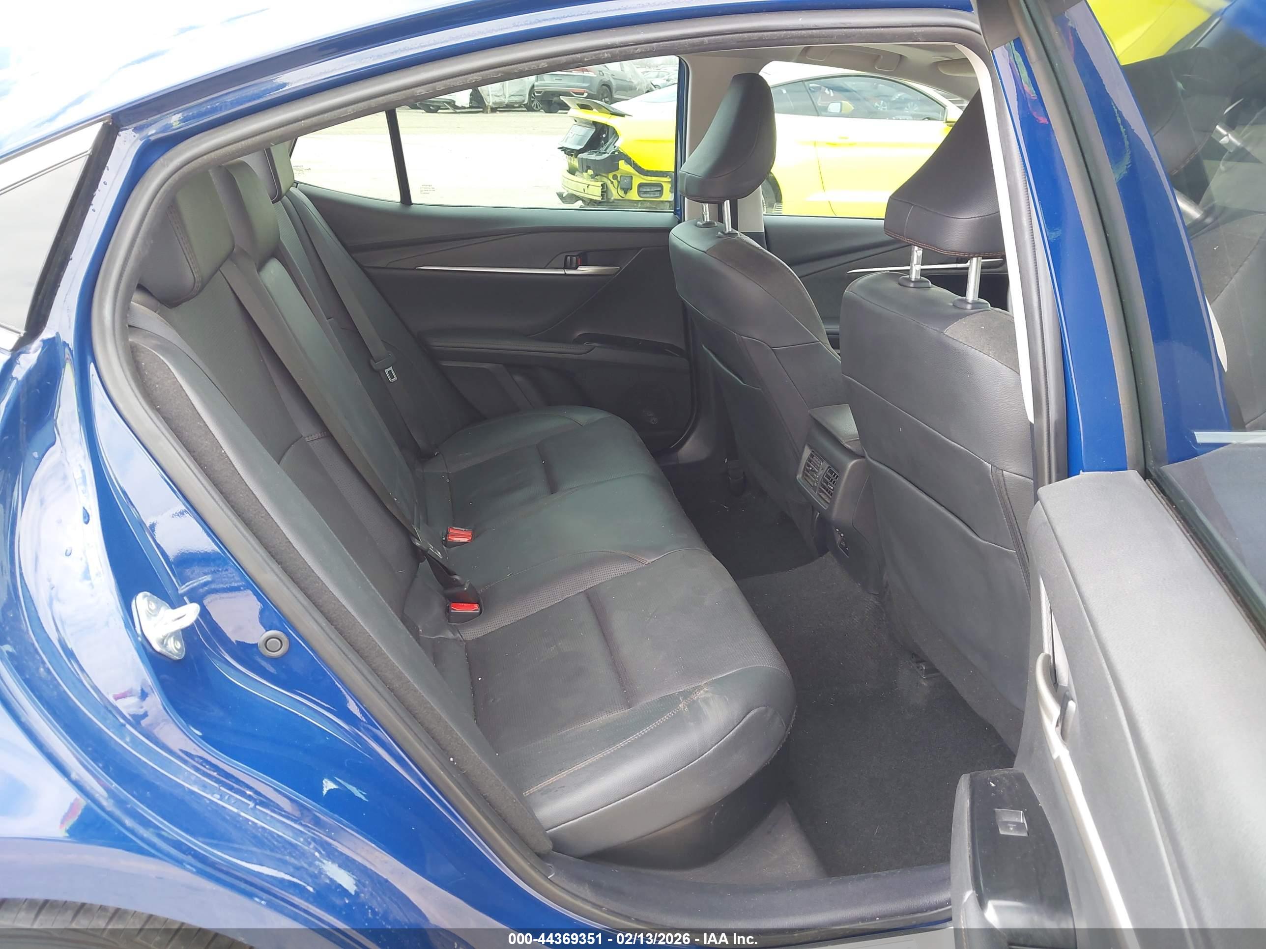 TOYOTA CAMRY image 8