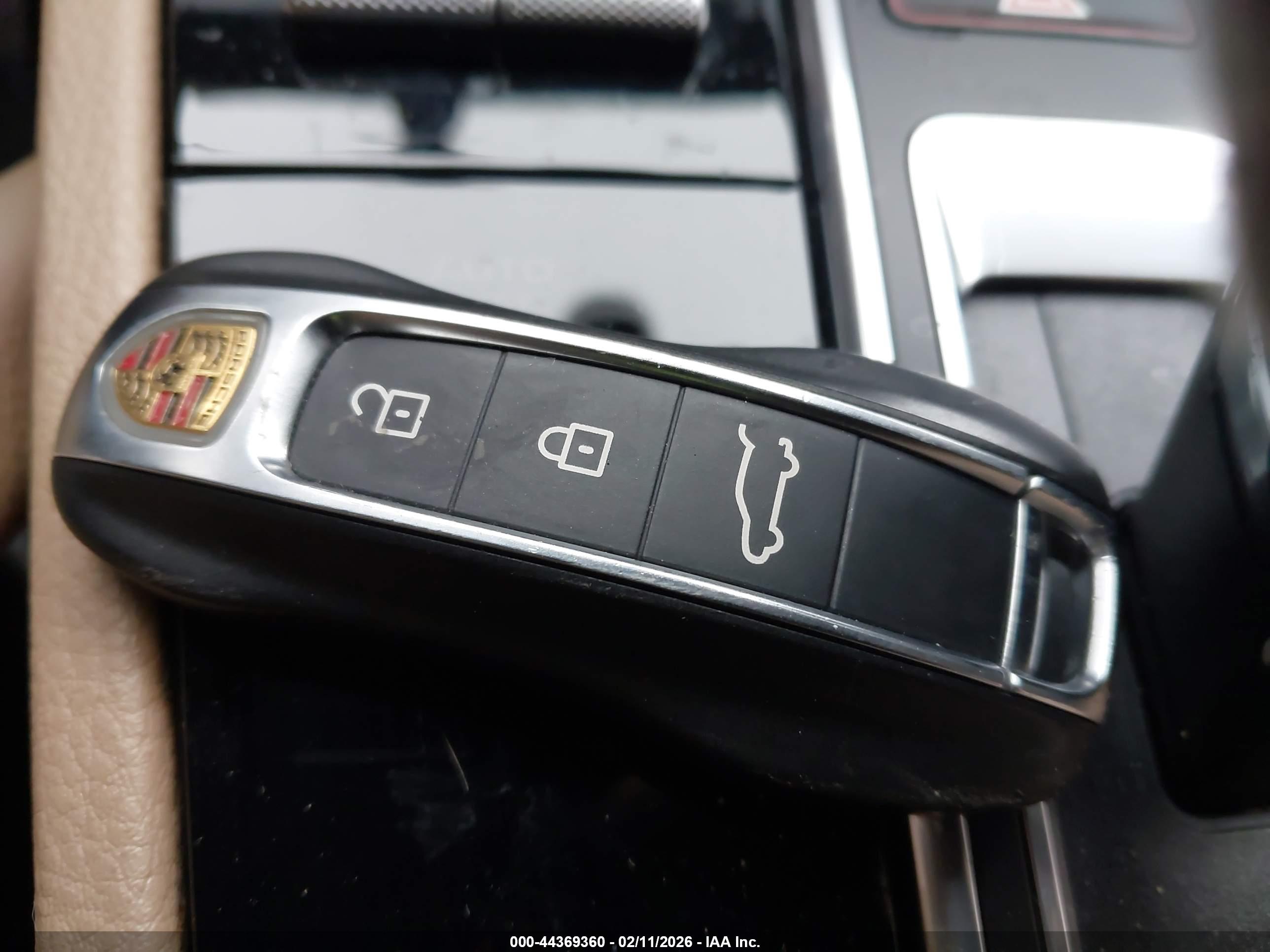 PORSCHE CAYENNE image 11