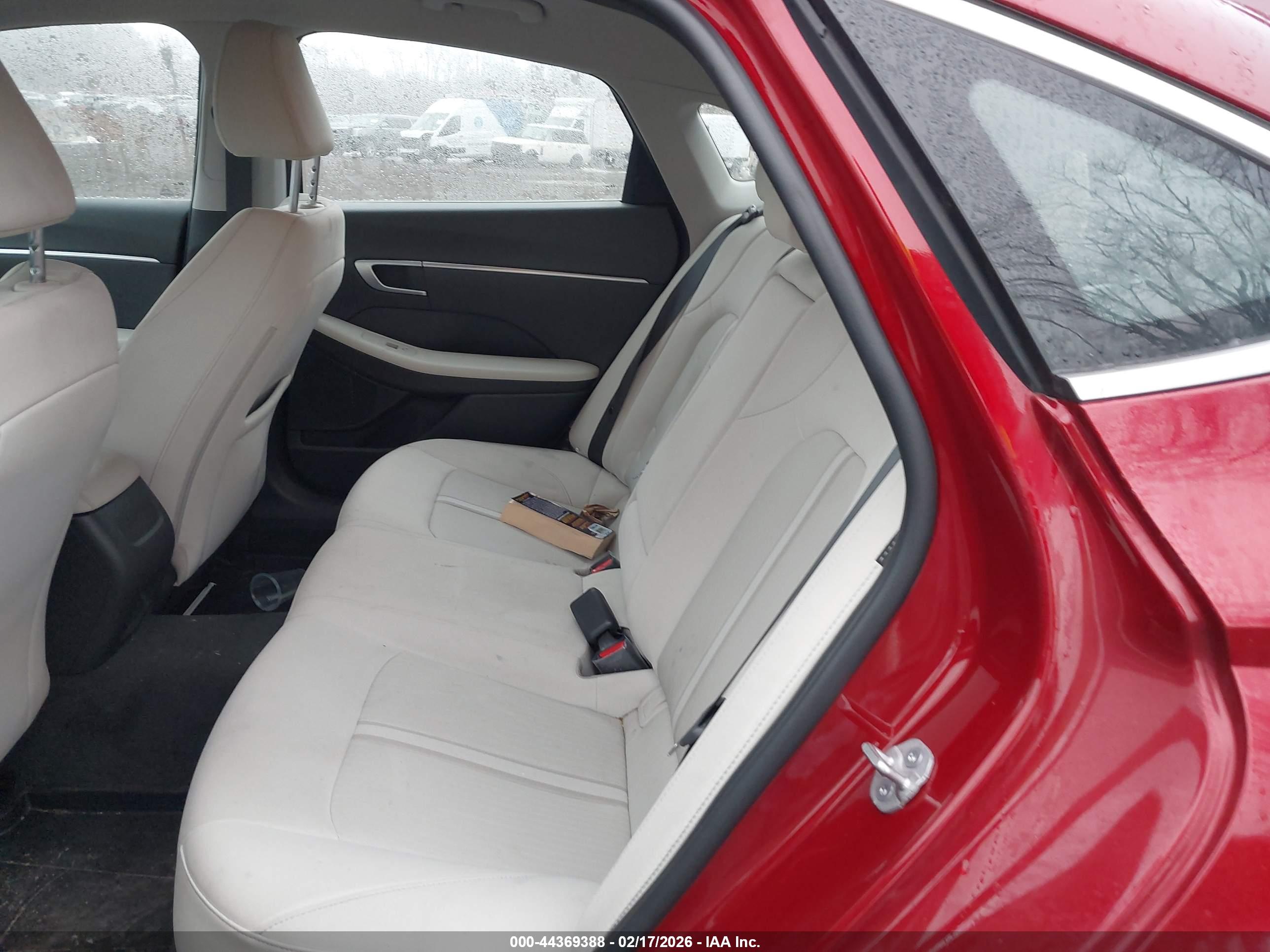 HYUNDAI SONATA image 8
