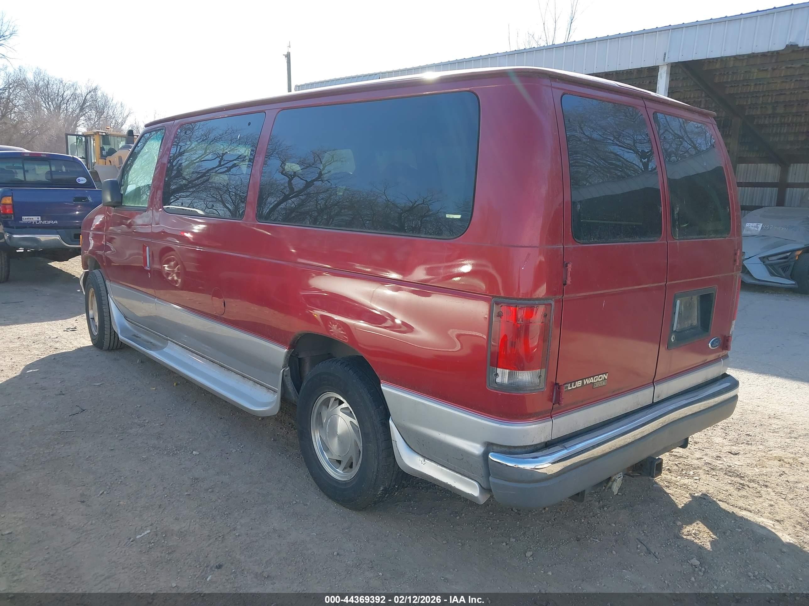 FORD CLUB image 3