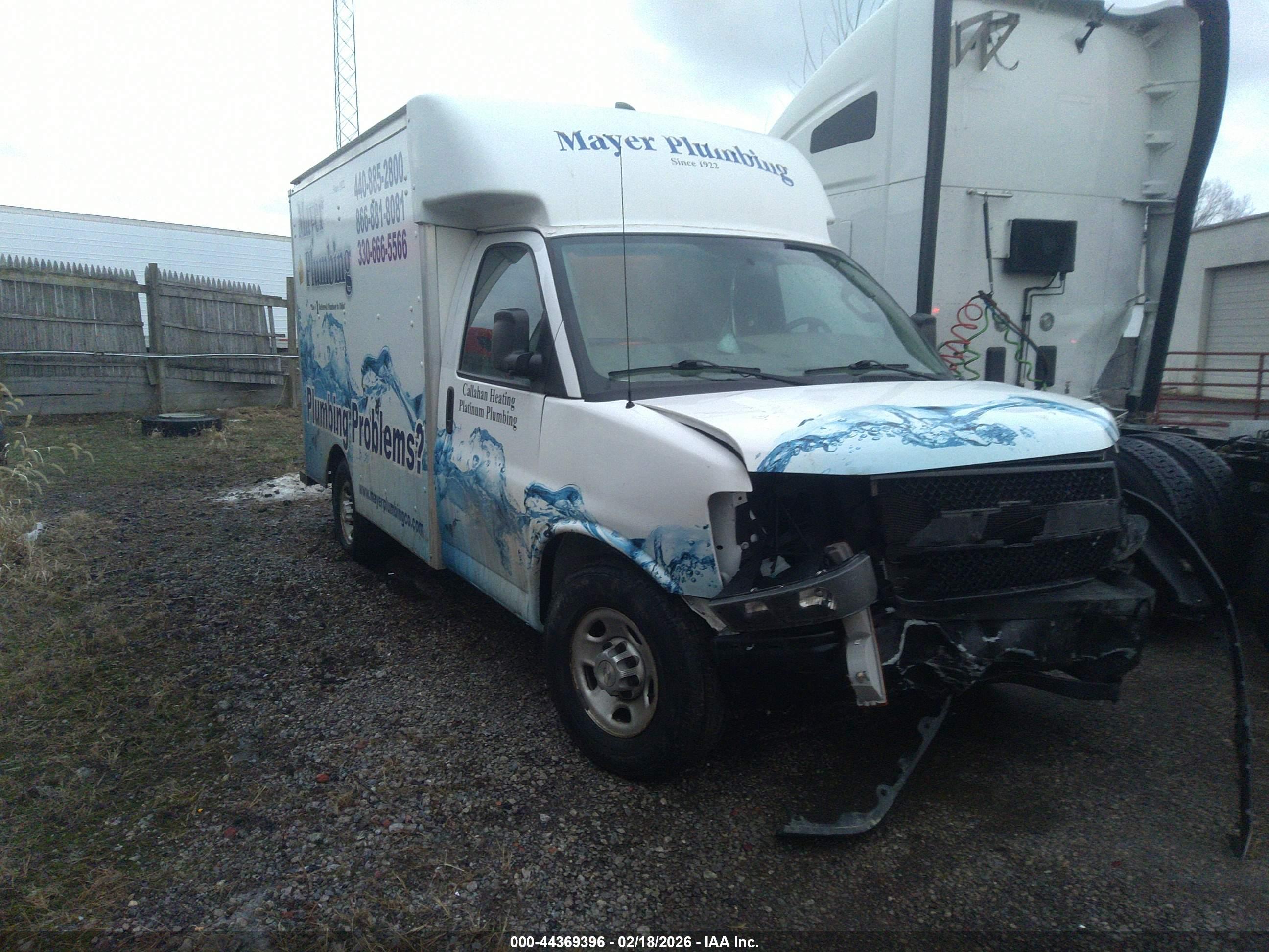 CHEVROLET EXPRESS image 2