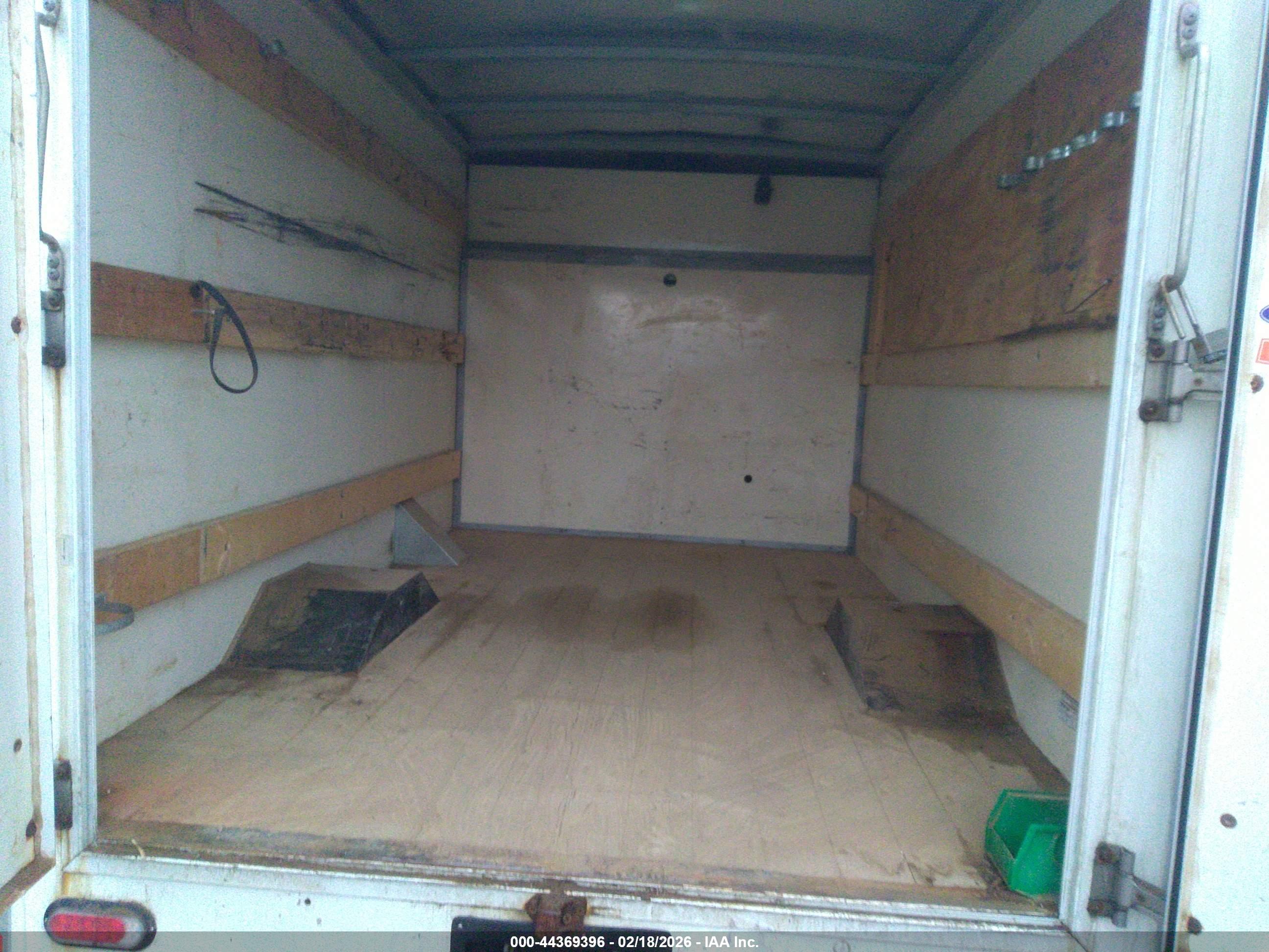 CHEVROLET EXPRESS image 7