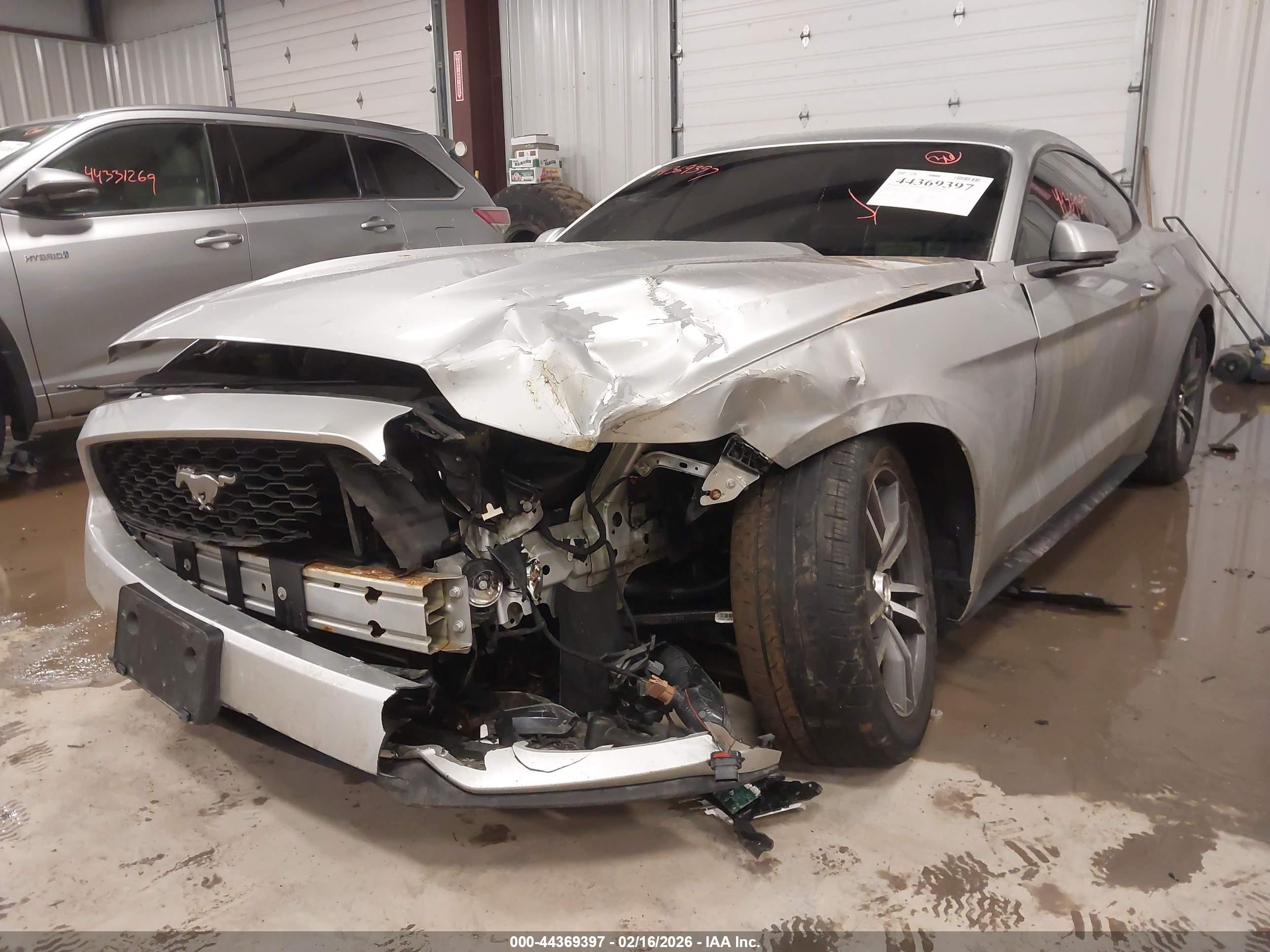 FORD MUSTANG image 6