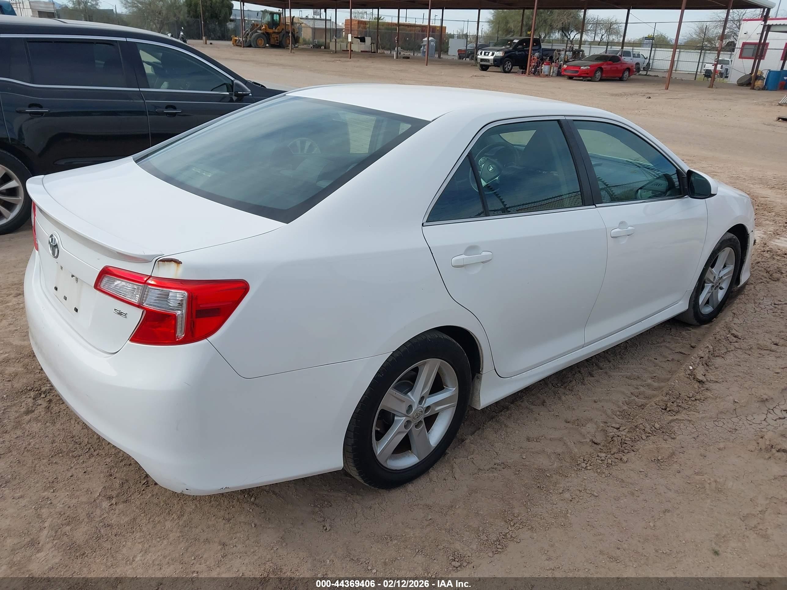 TOYOTA CAMRY image 4