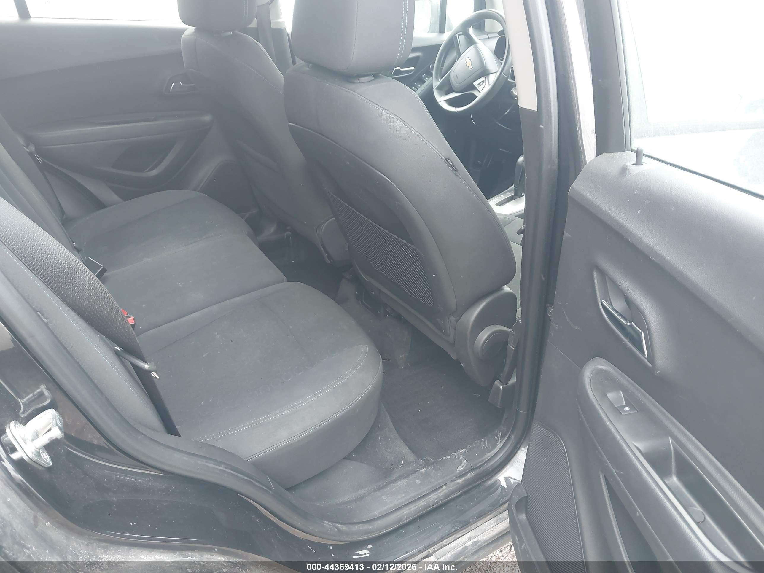 CHEVROLET TRAX image 8