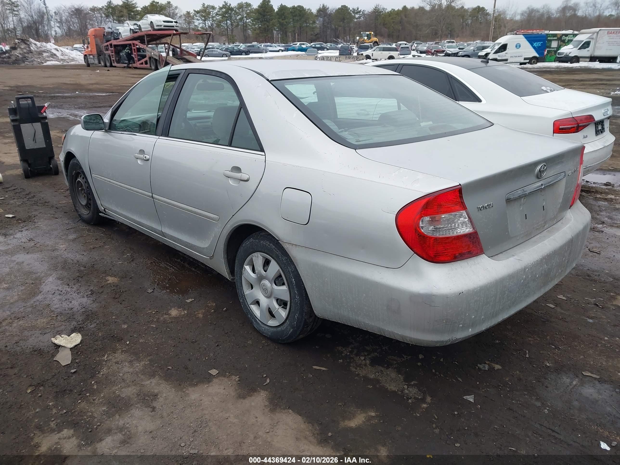 TOYOTA CAMRY image 3