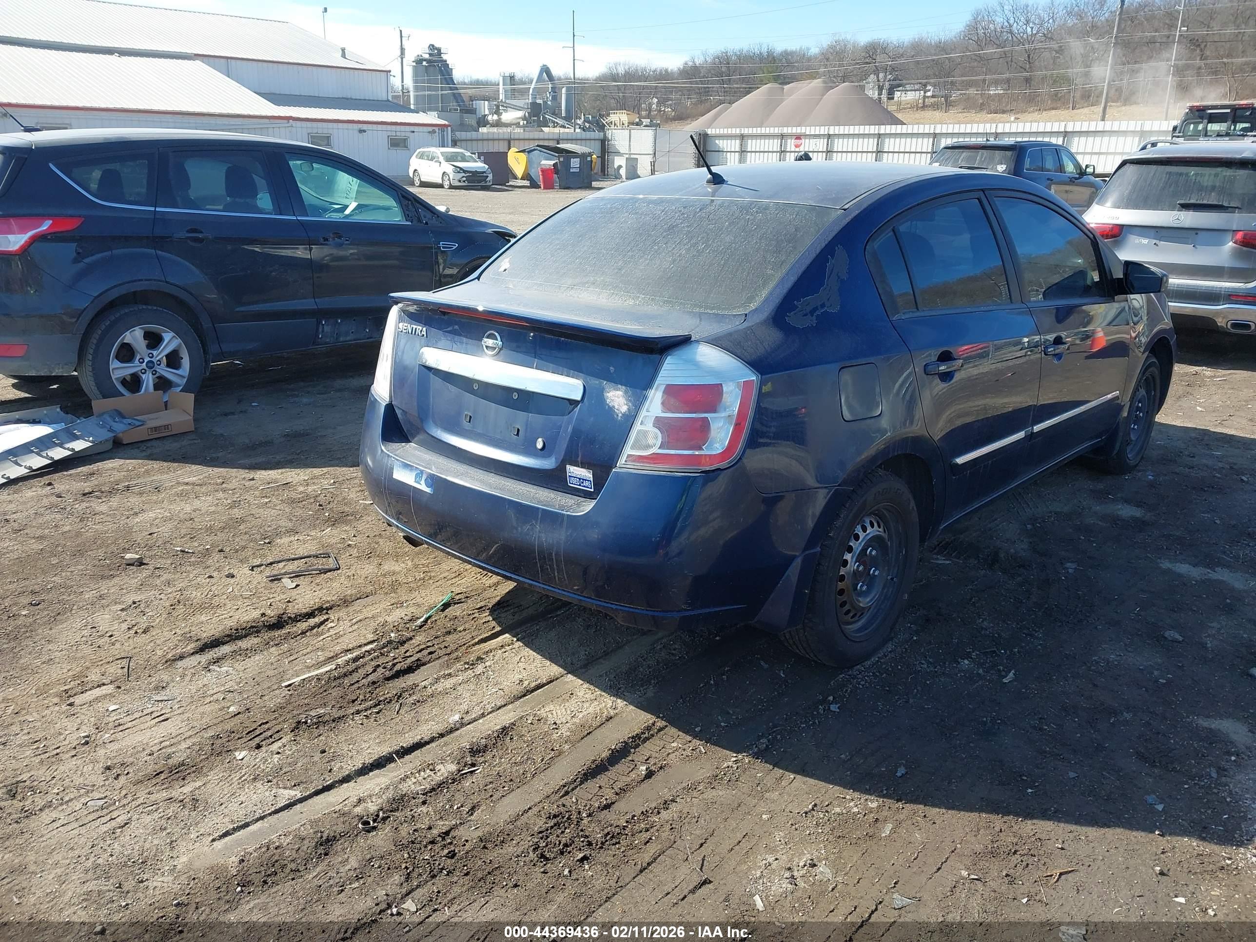NISSAN SENTRA image 4