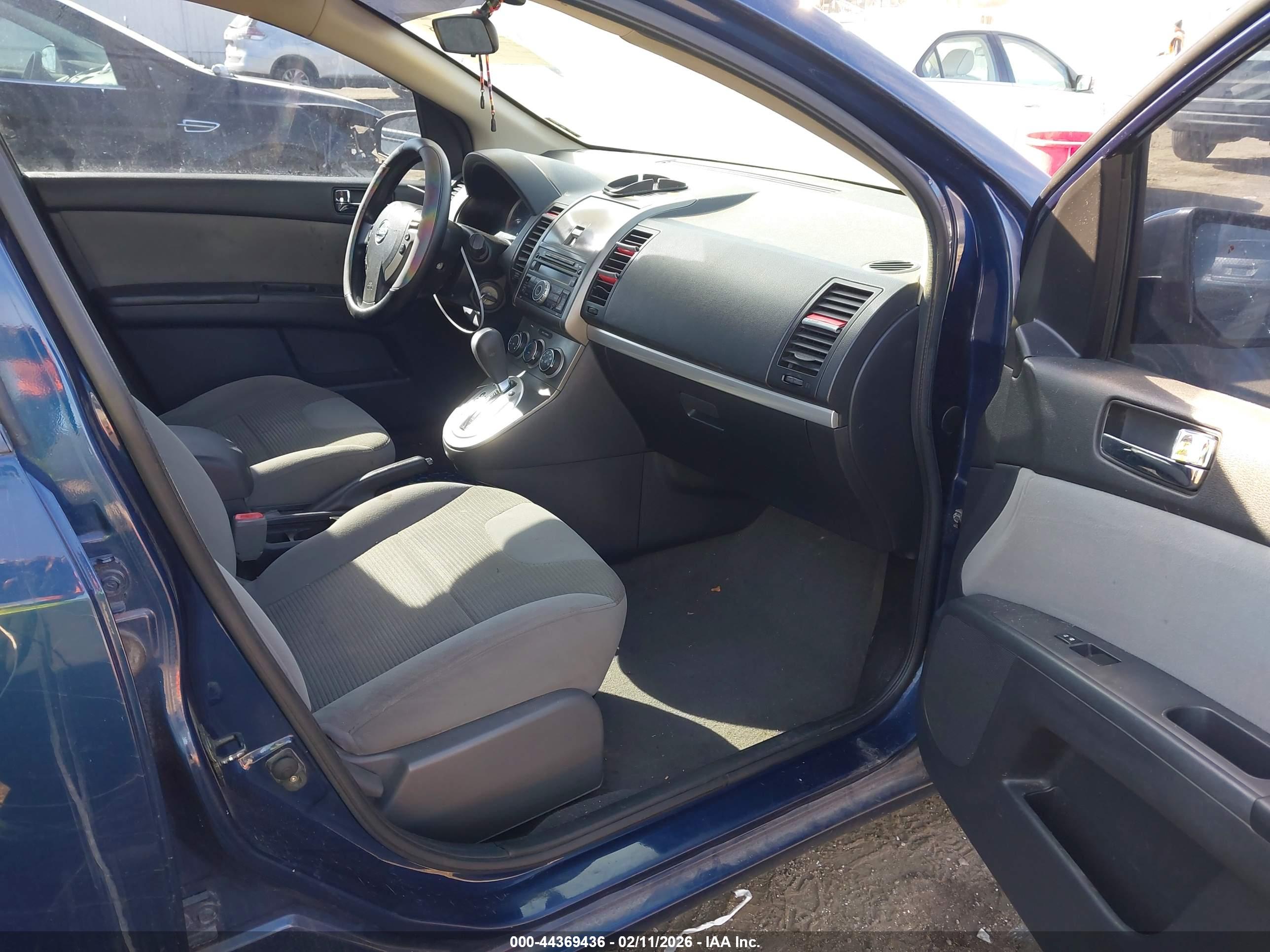 NISSAN SENTRA image 5