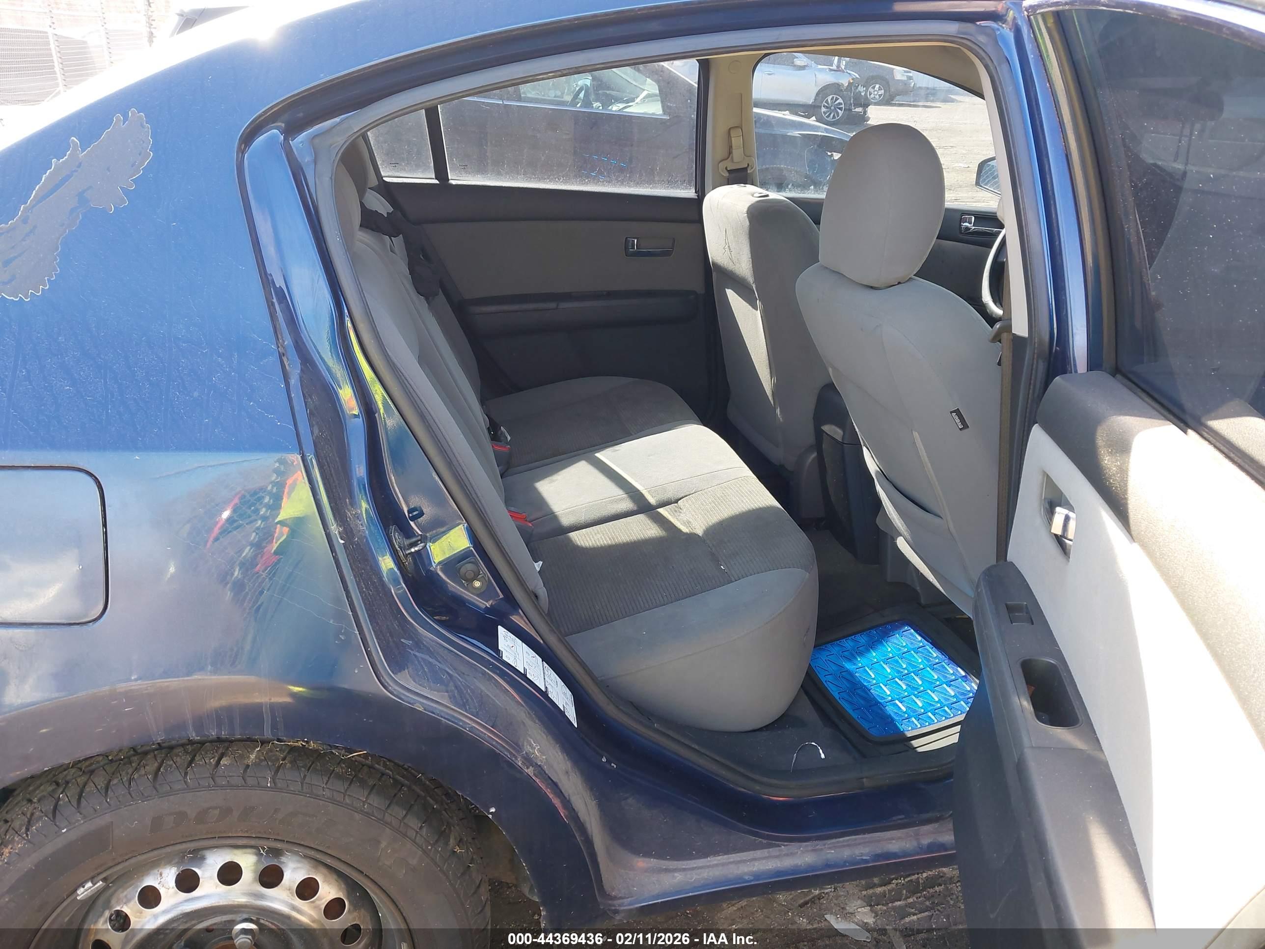 NISSAN SENTRA image 8