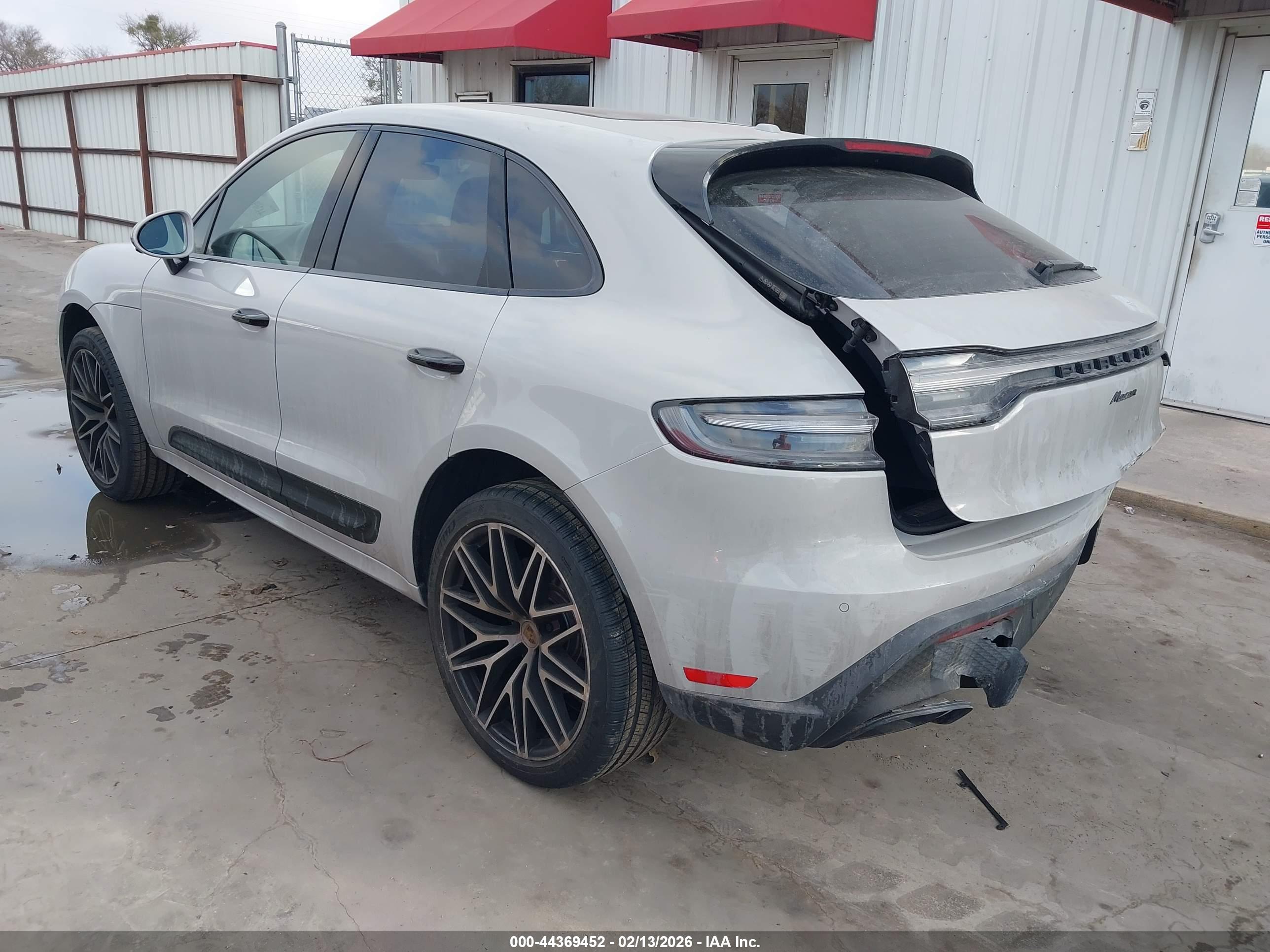 PORSCHE MACAN image 3