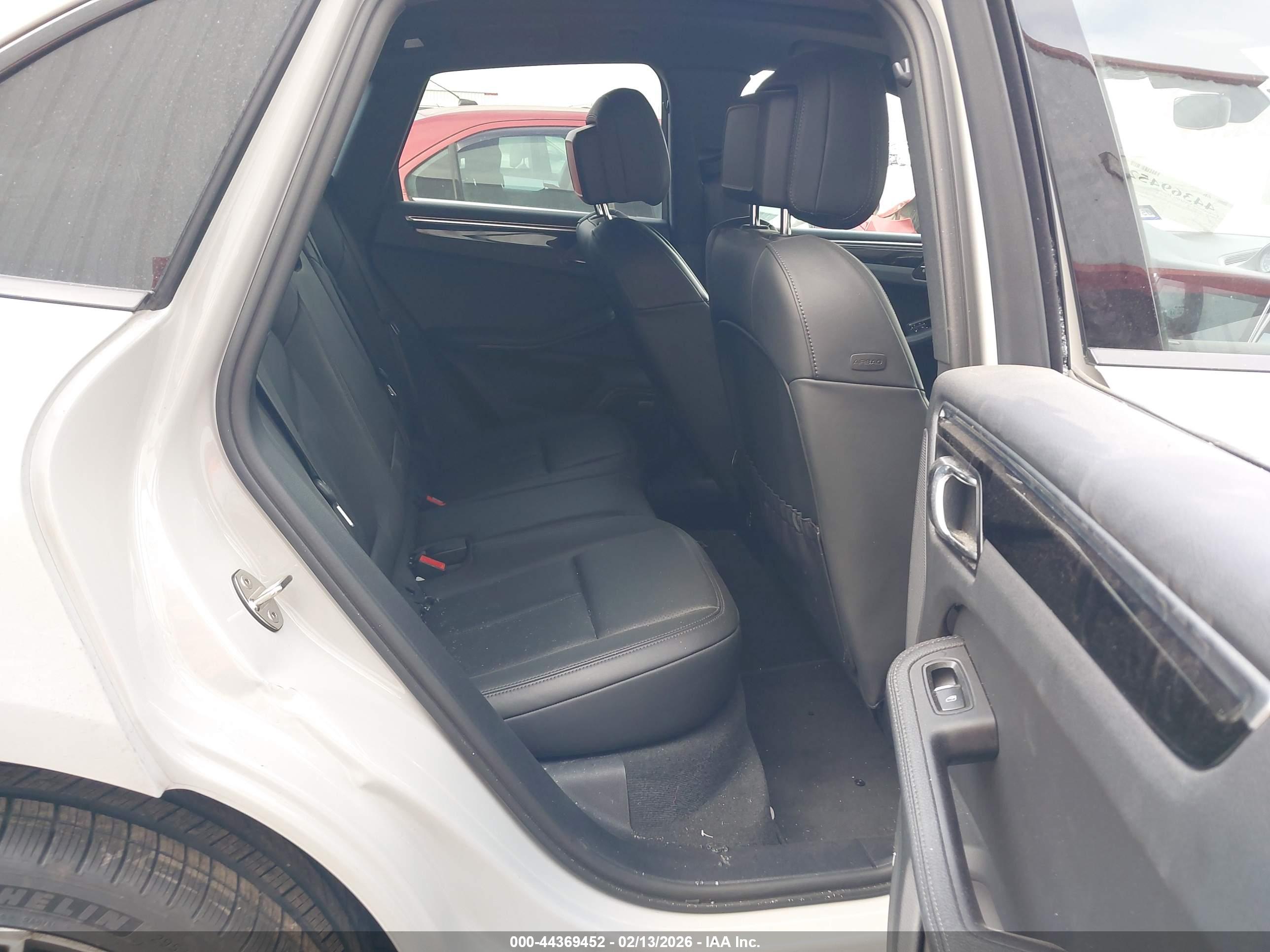 PORSCHE MACAN image 8