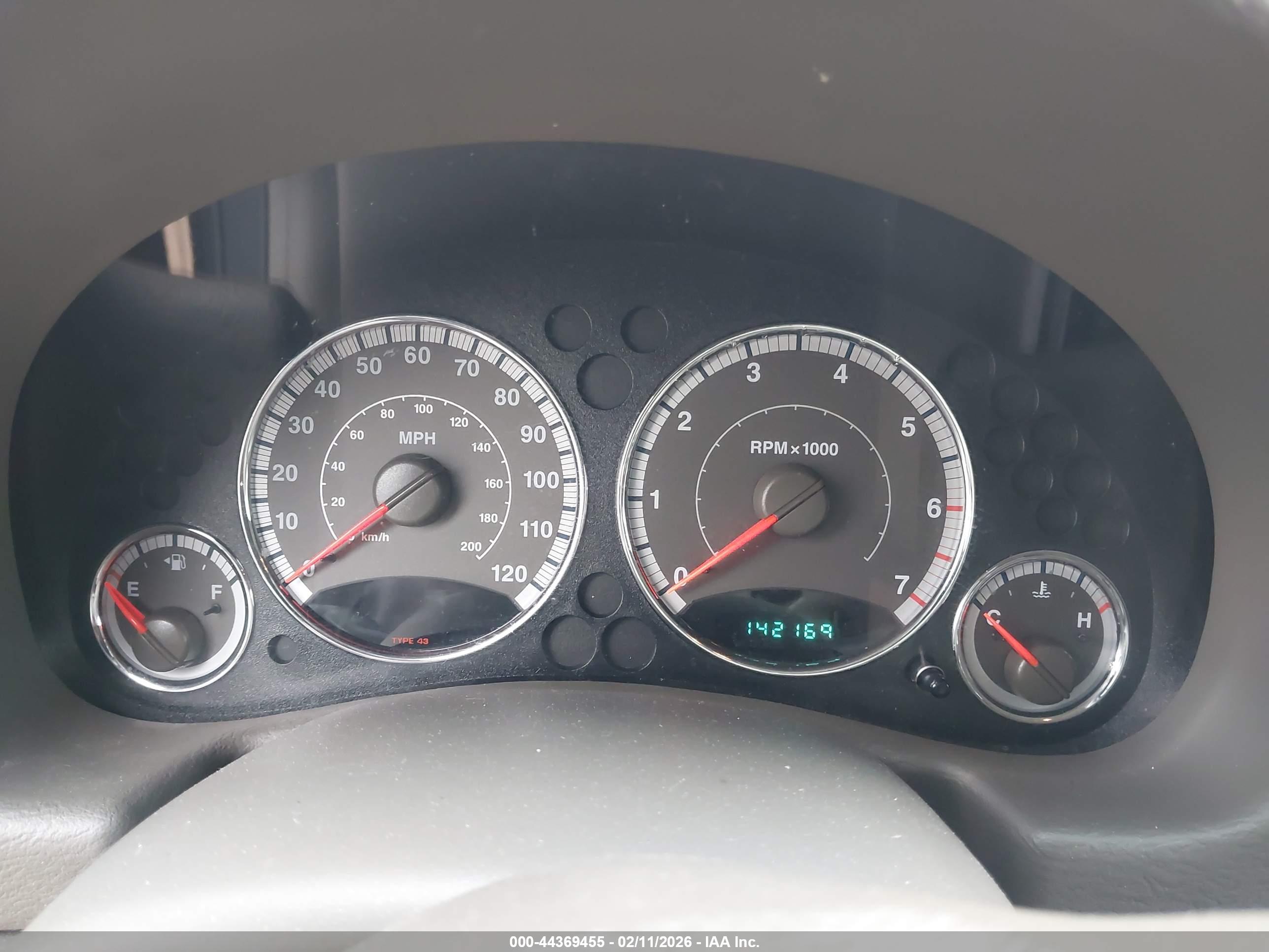 JEEP LIBERTY image 7