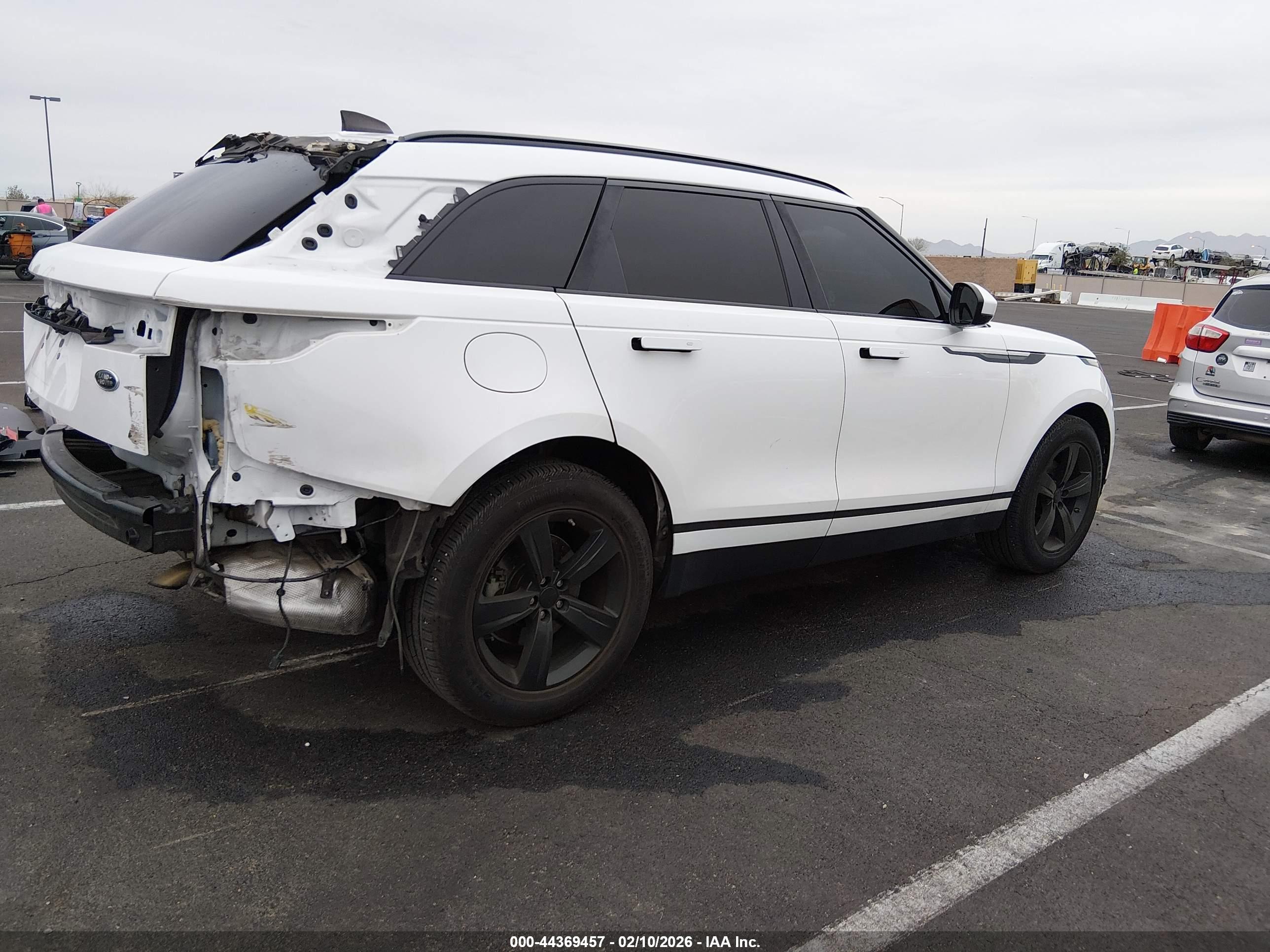 LAND ROVER image 4