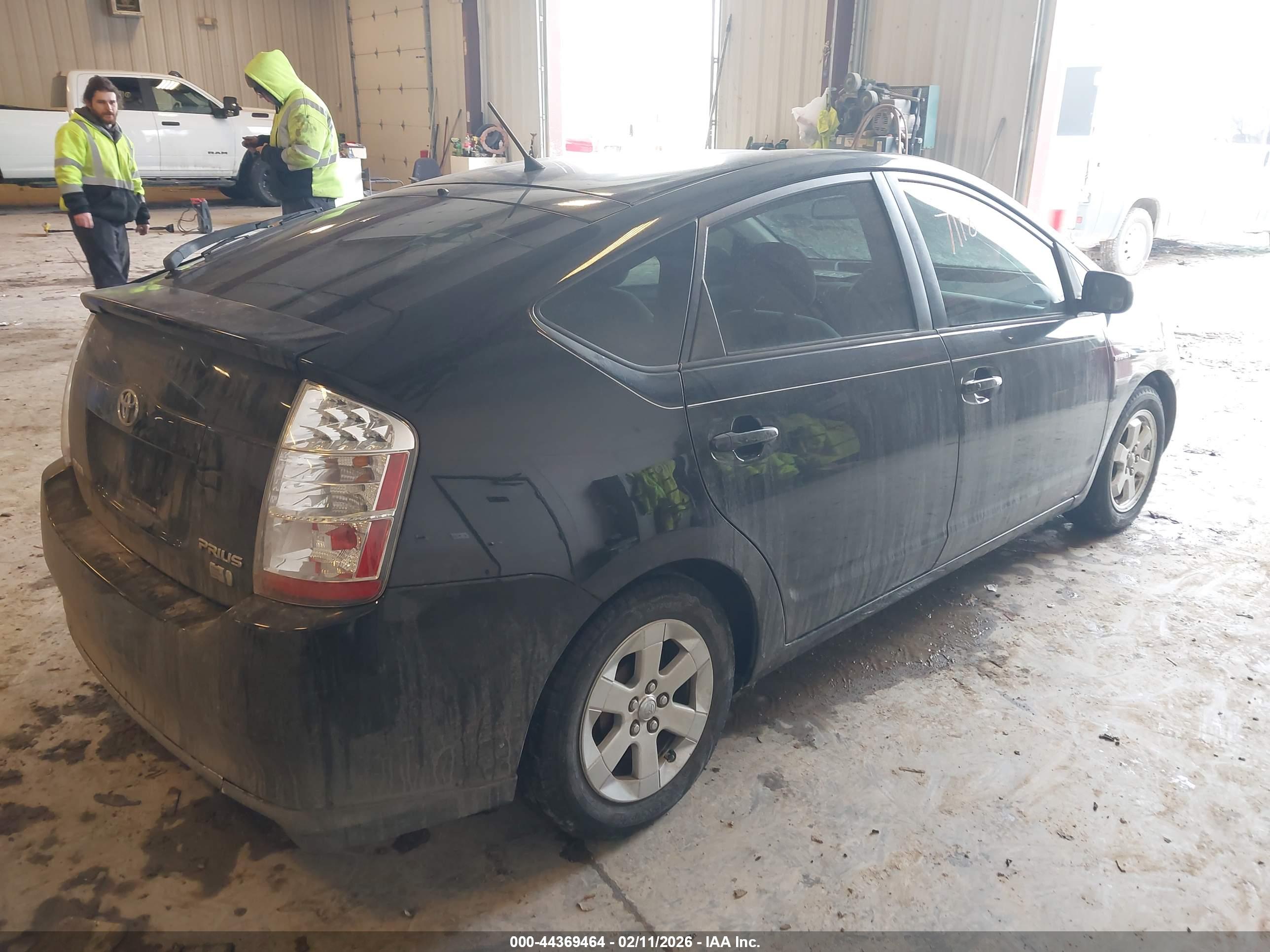TOYOTA PRIUS image 4