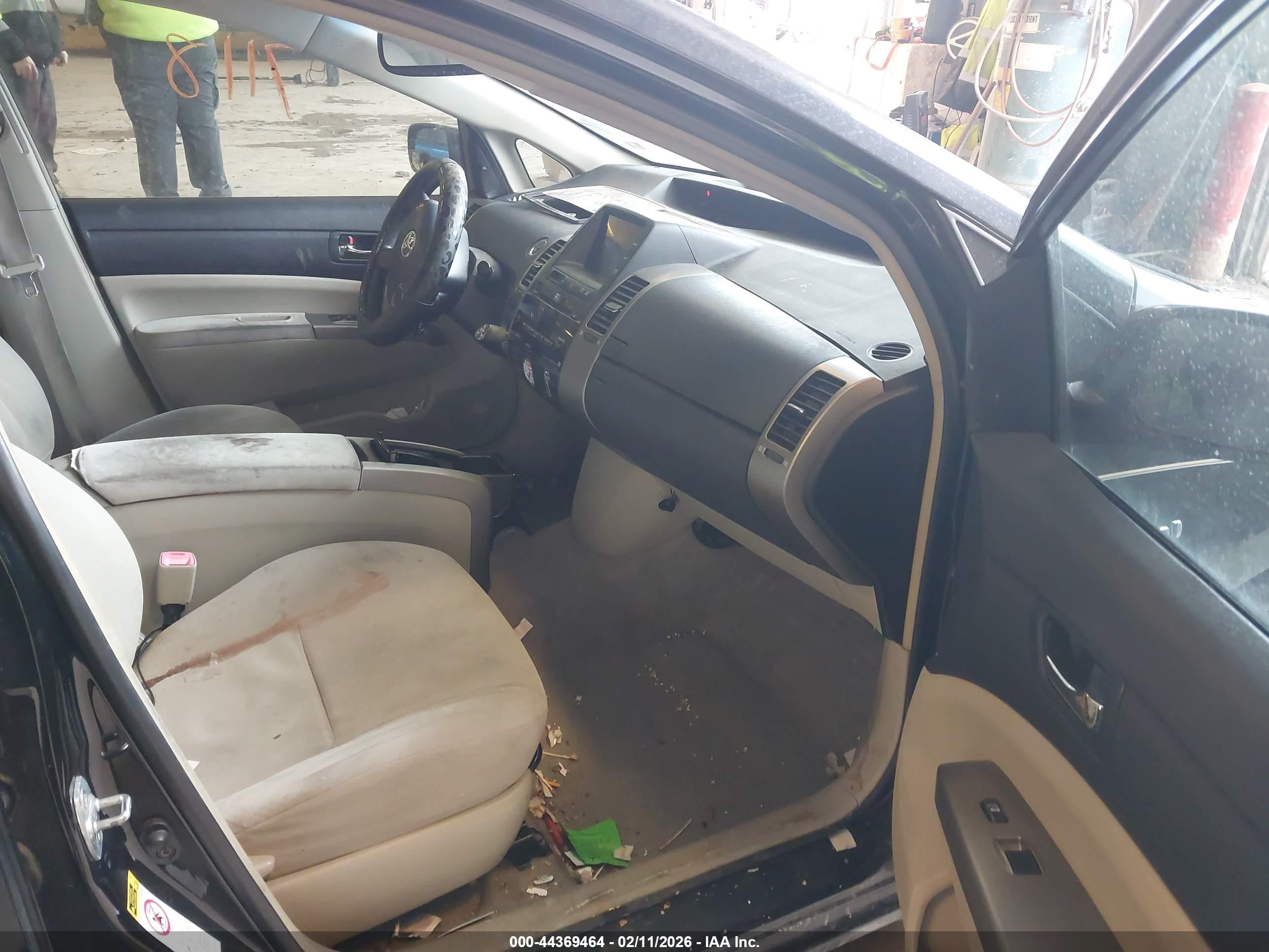 TOYOTA PRIUS image 5