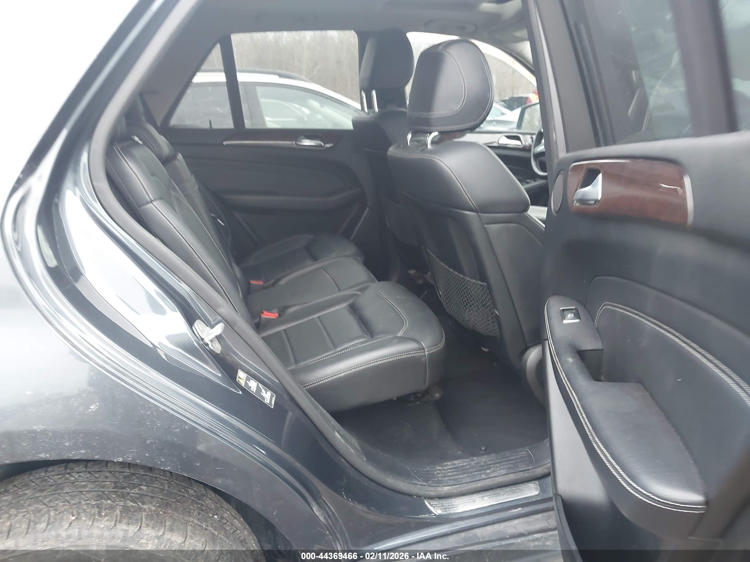 MERCEDES-BENZ ML image 8
