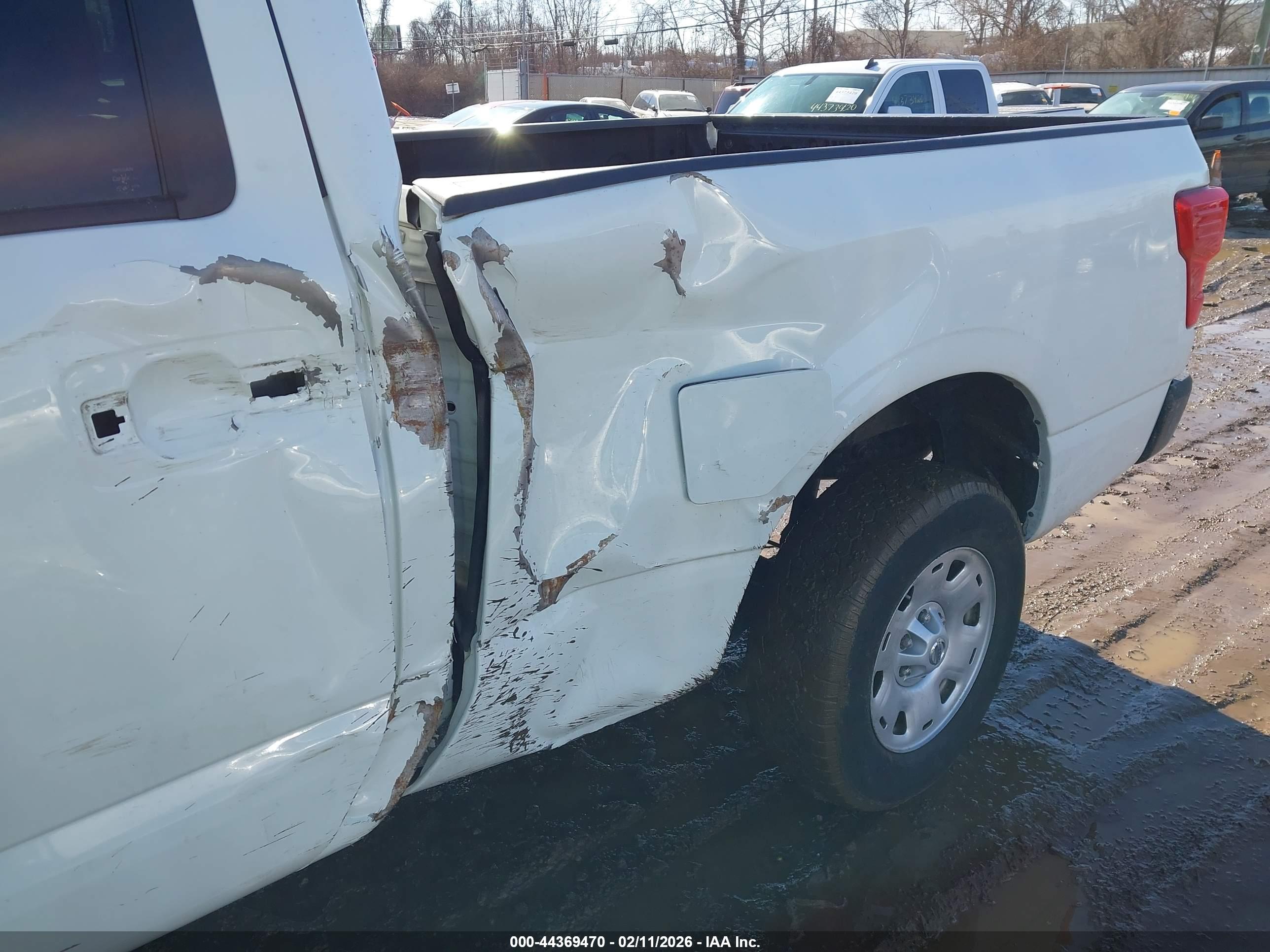 NISSAN TITAN image 6