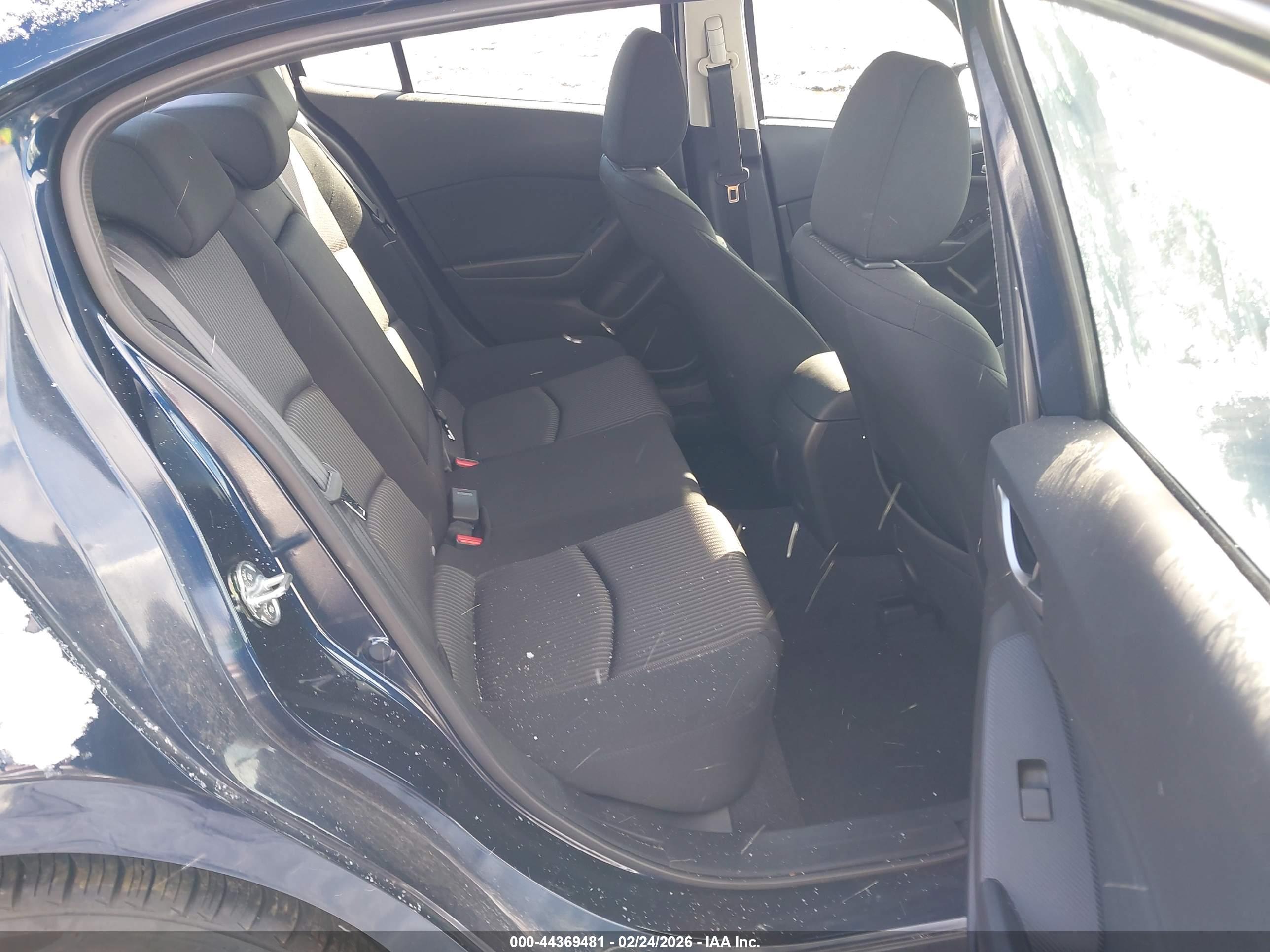 MAZDA MAZDA3 image 8