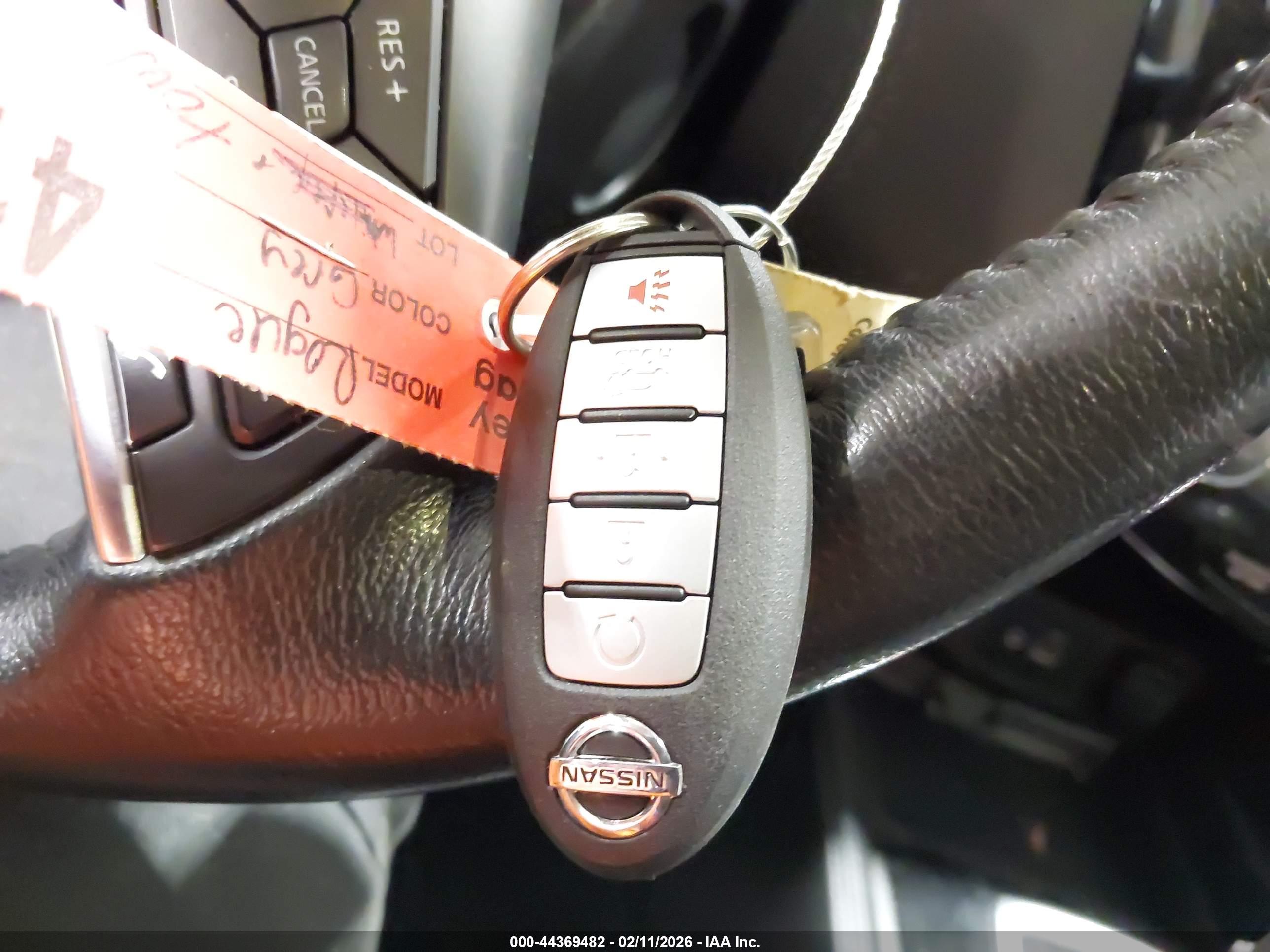 NISSAN ROGUE image 11