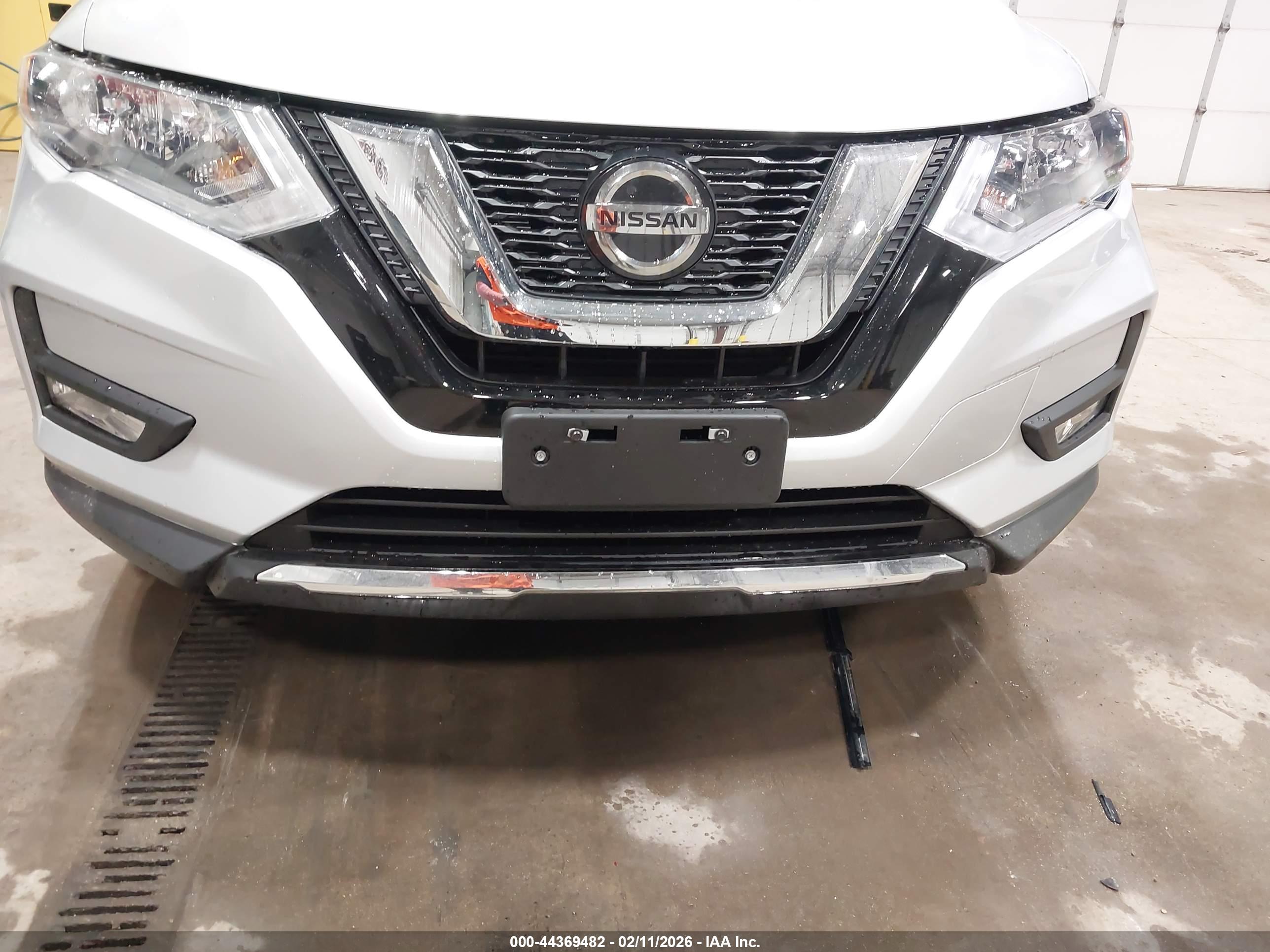 NISSAN ROGUE image 6