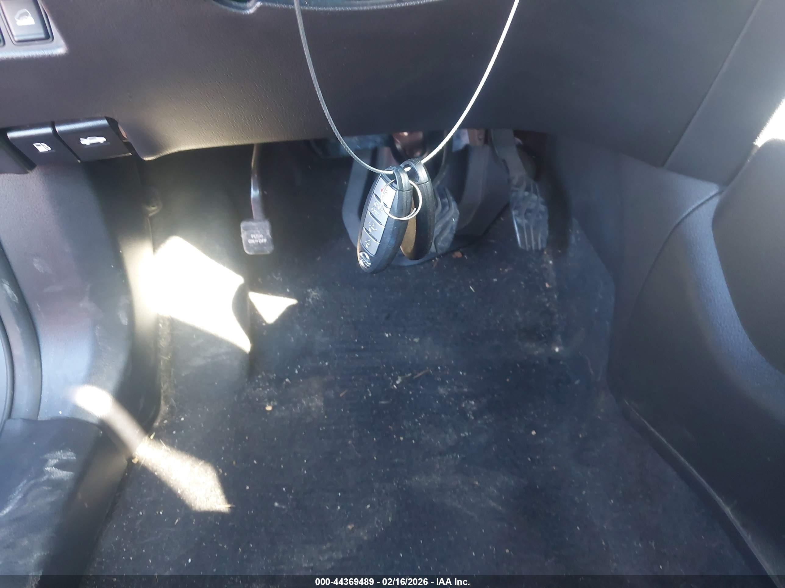 NISSAN ROGUE image 11