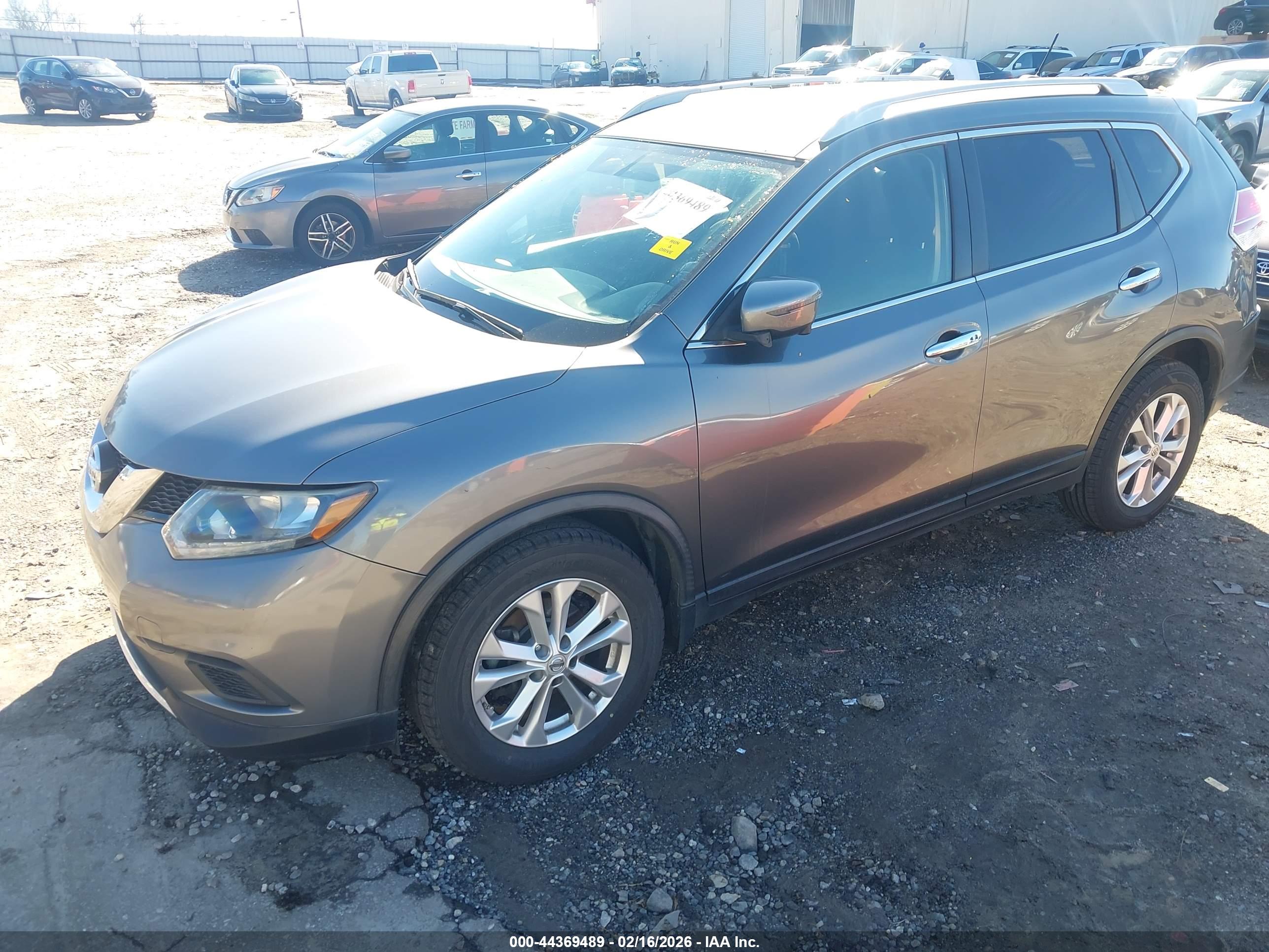 NISSAN ROGUE image 2