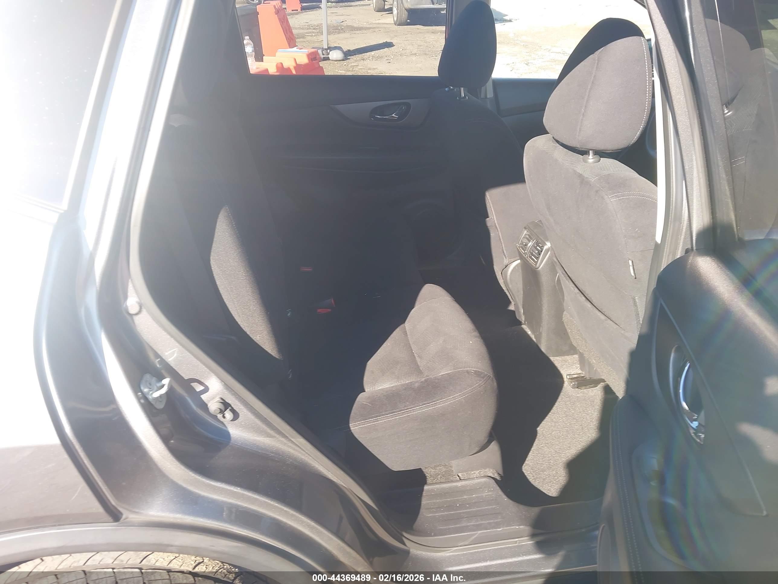 NISSAN ROGUE image 8