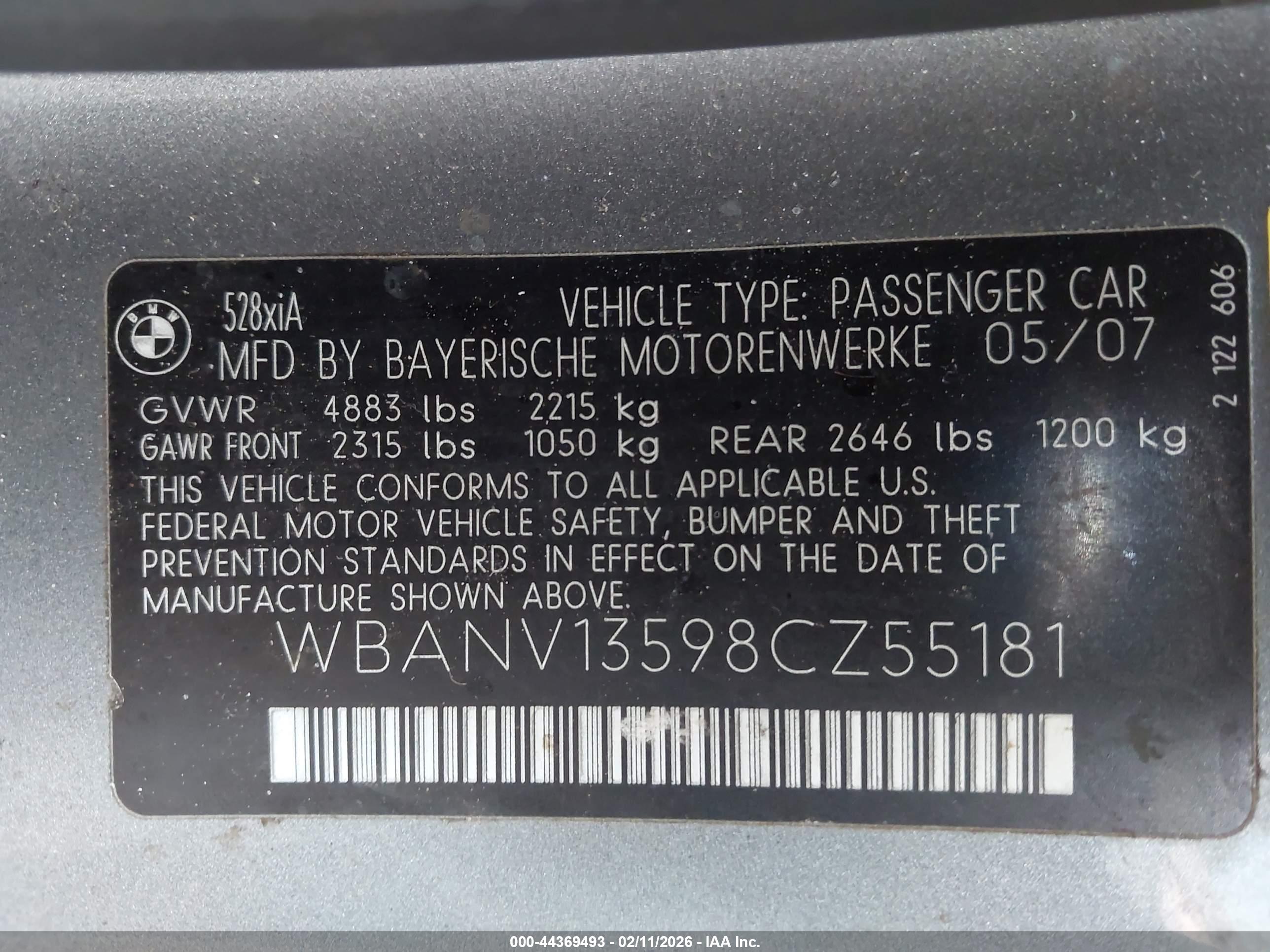 BMW 528XI image 9