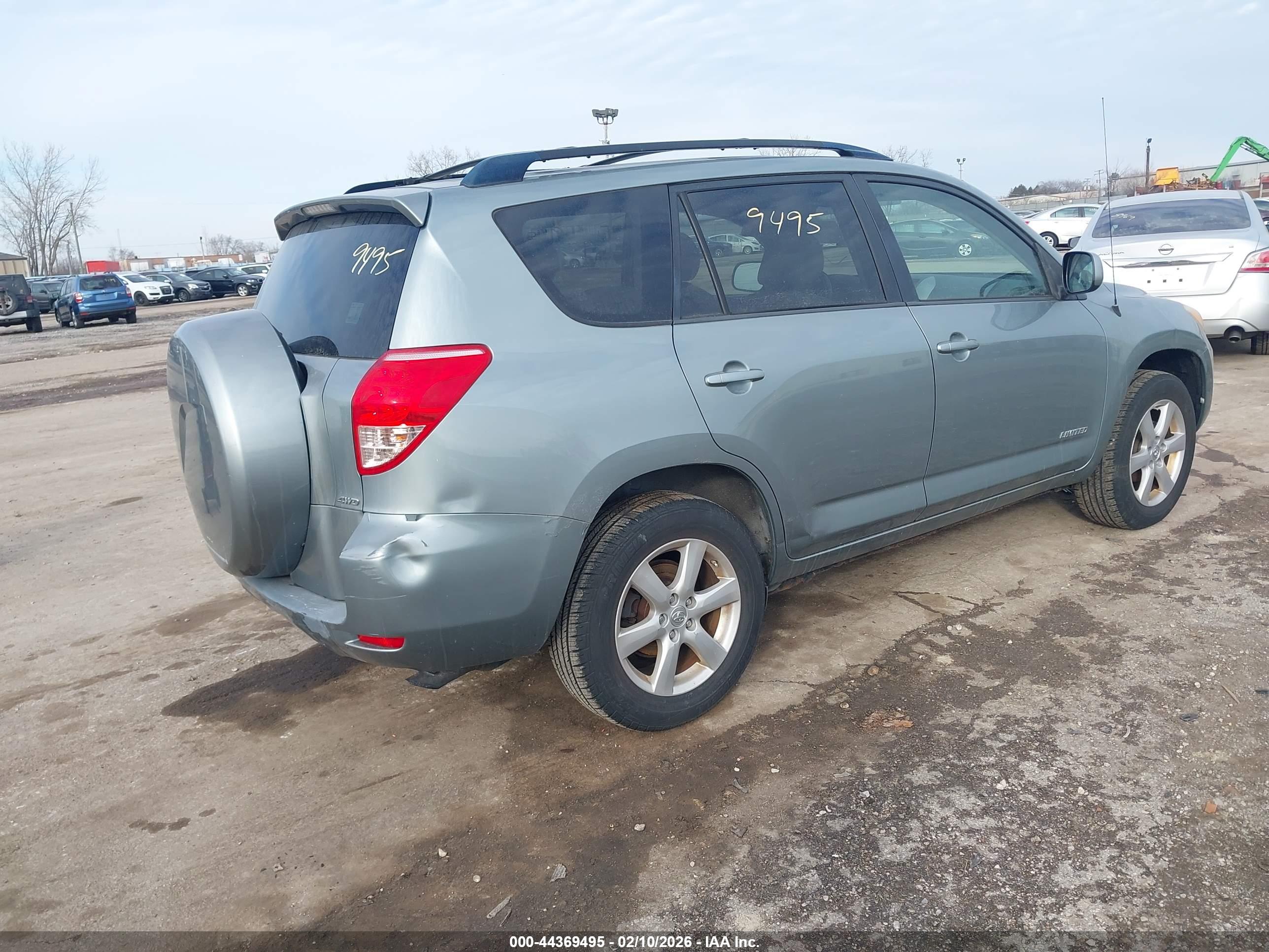 TOYOTA RAV4 image 4