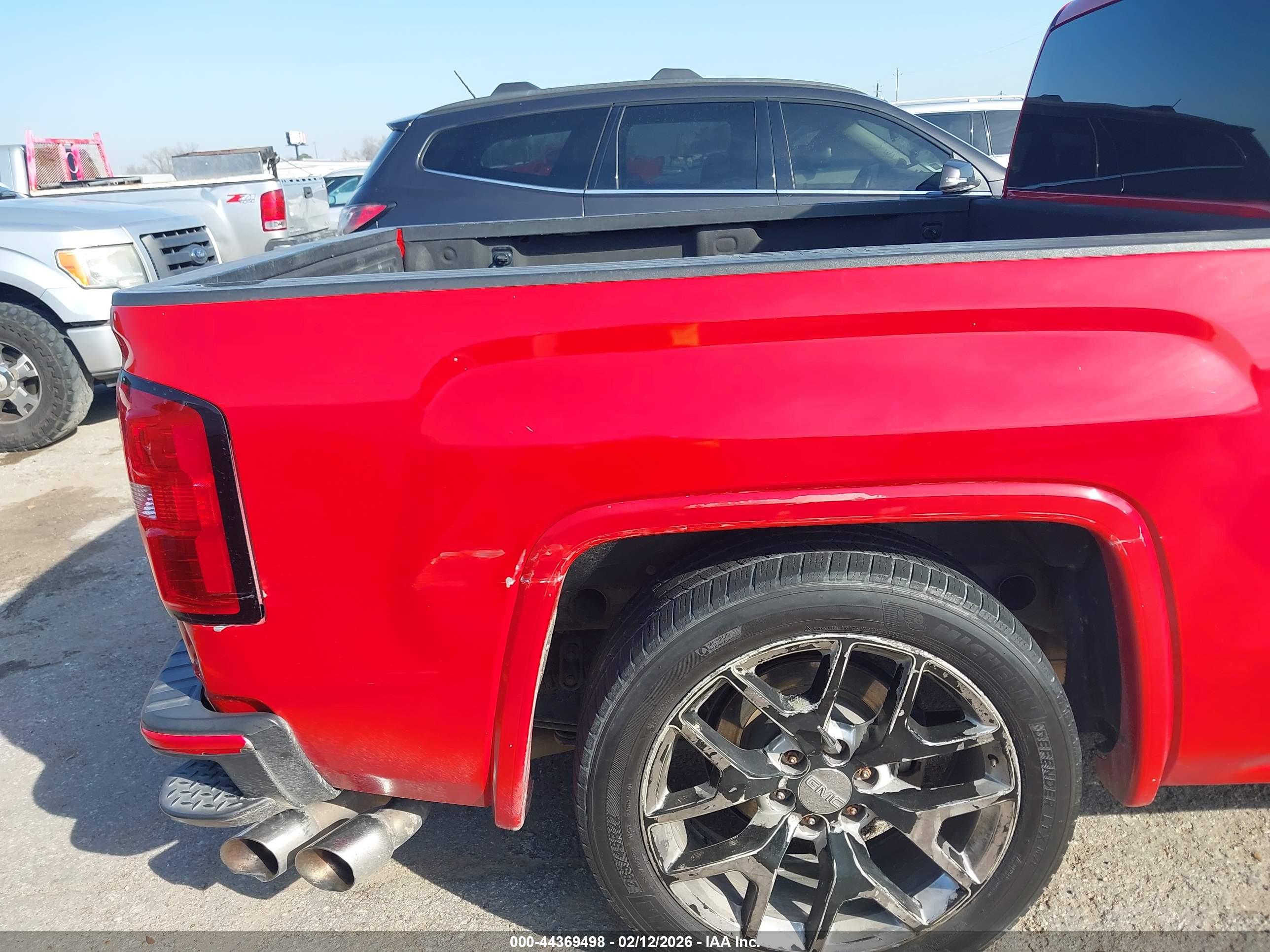 GMC SIERRA image 6