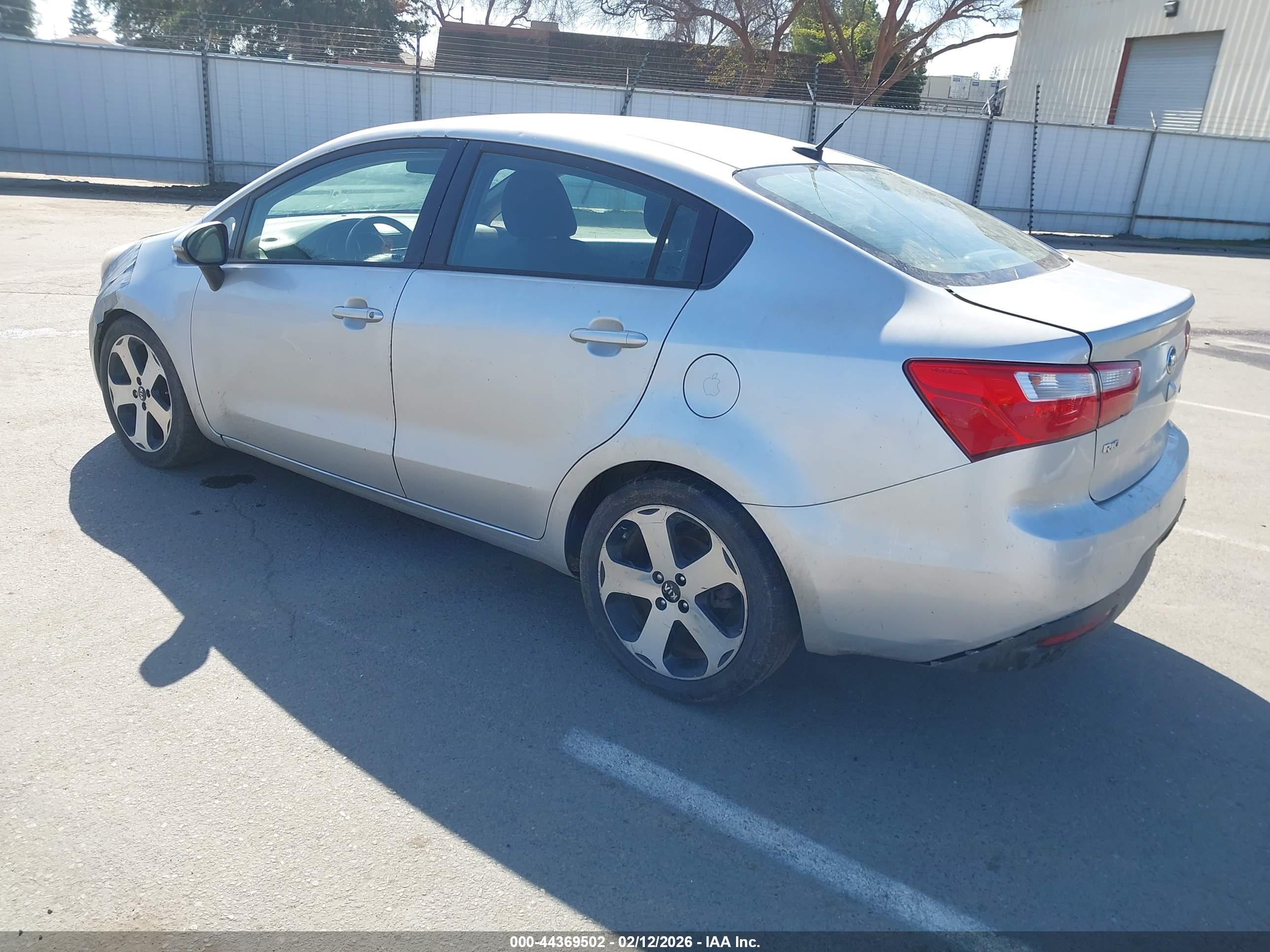 KIA RIO image 3