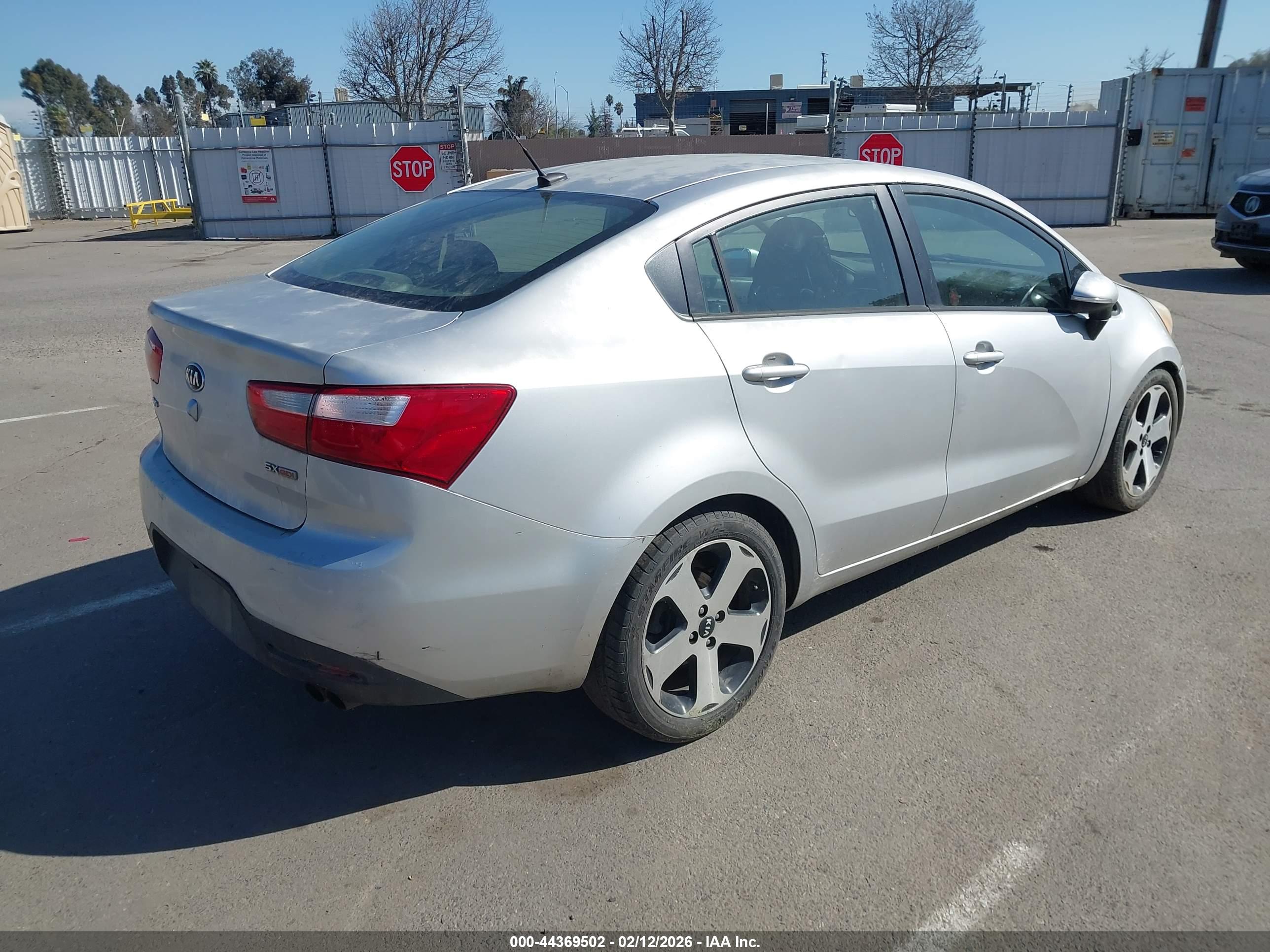 KIA RIO image 4
