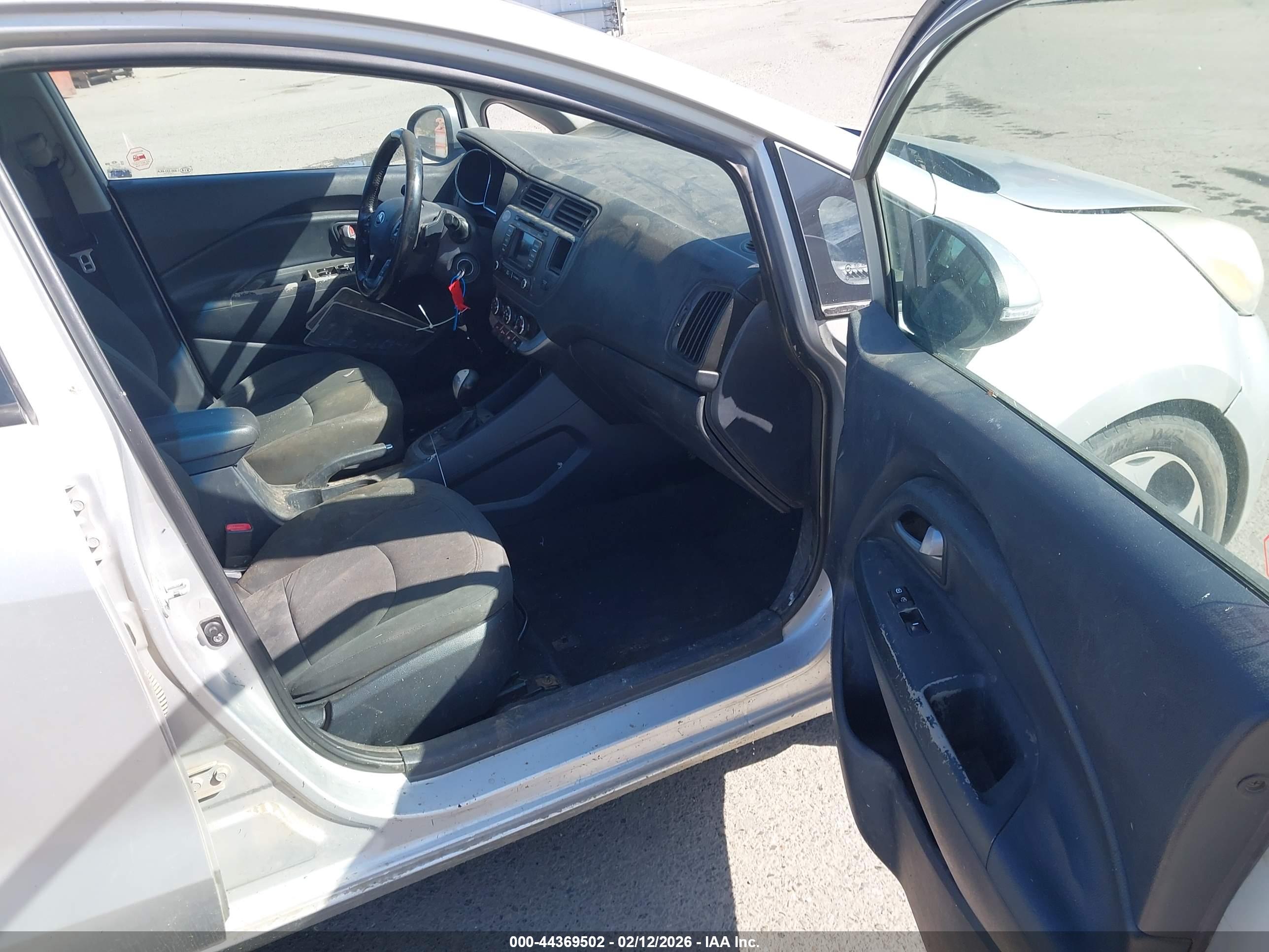KIA RIO image 5