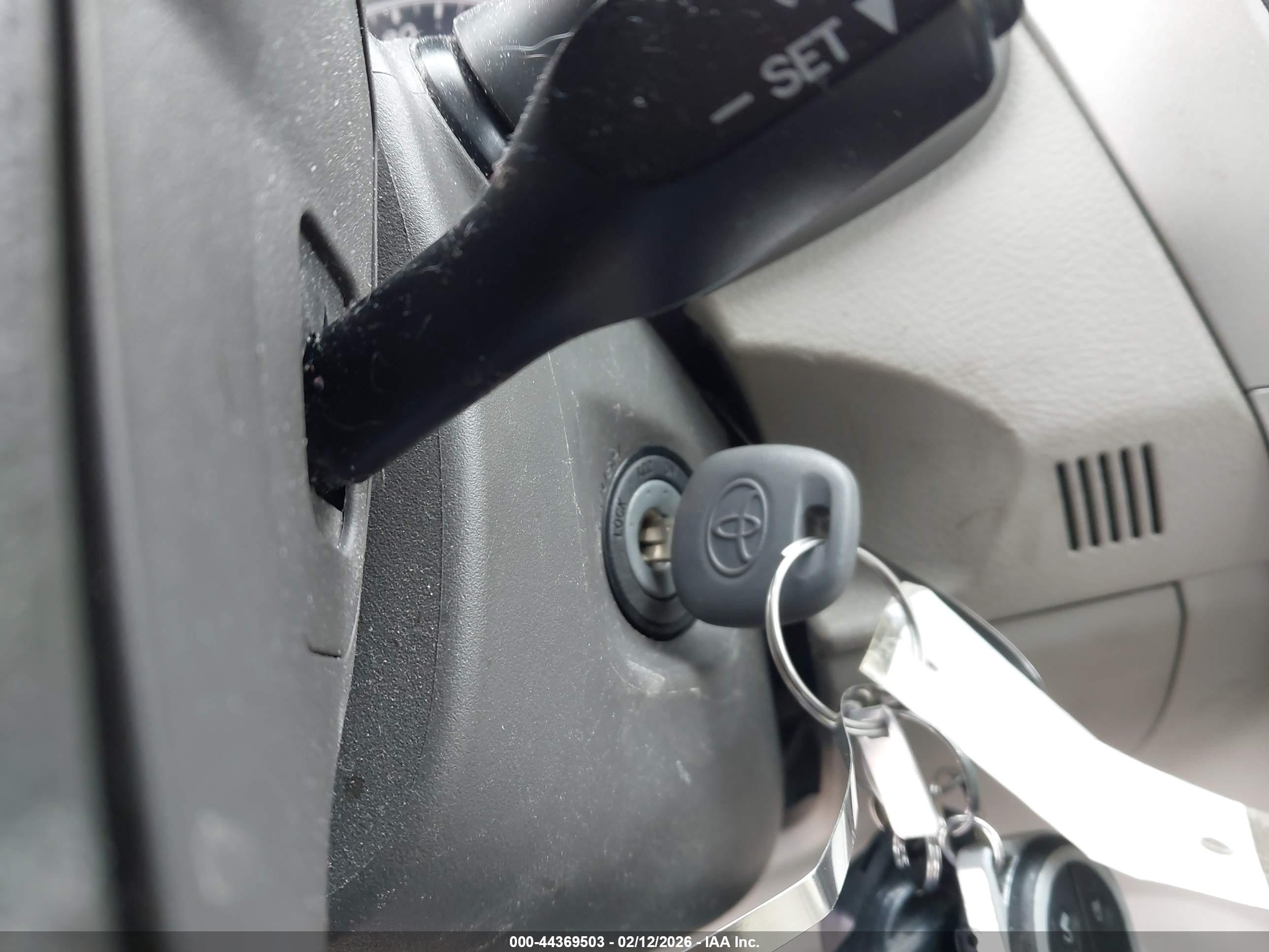 TOYOTA COROLLA image 11