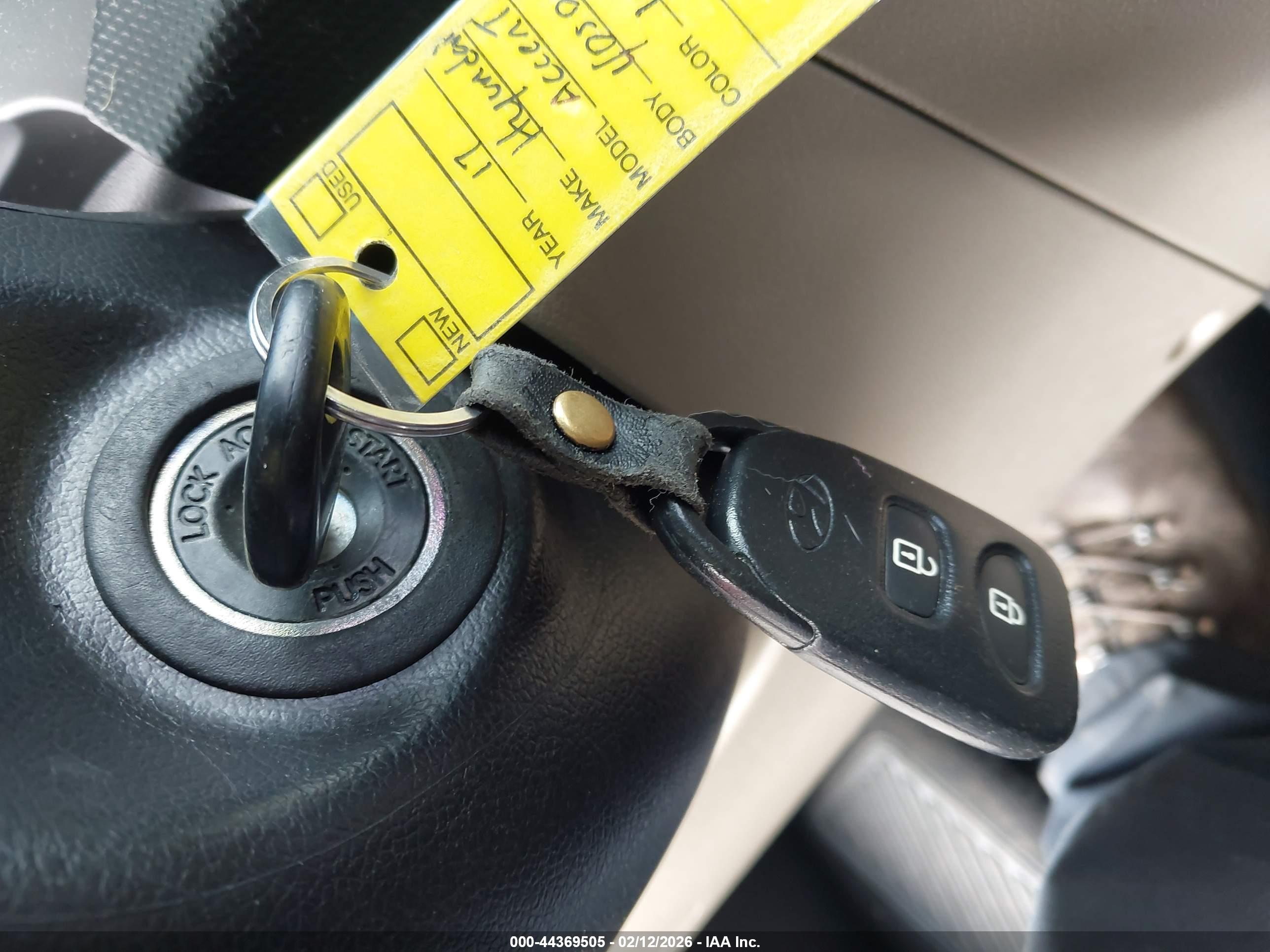HYUNDAI ACCENT image 11