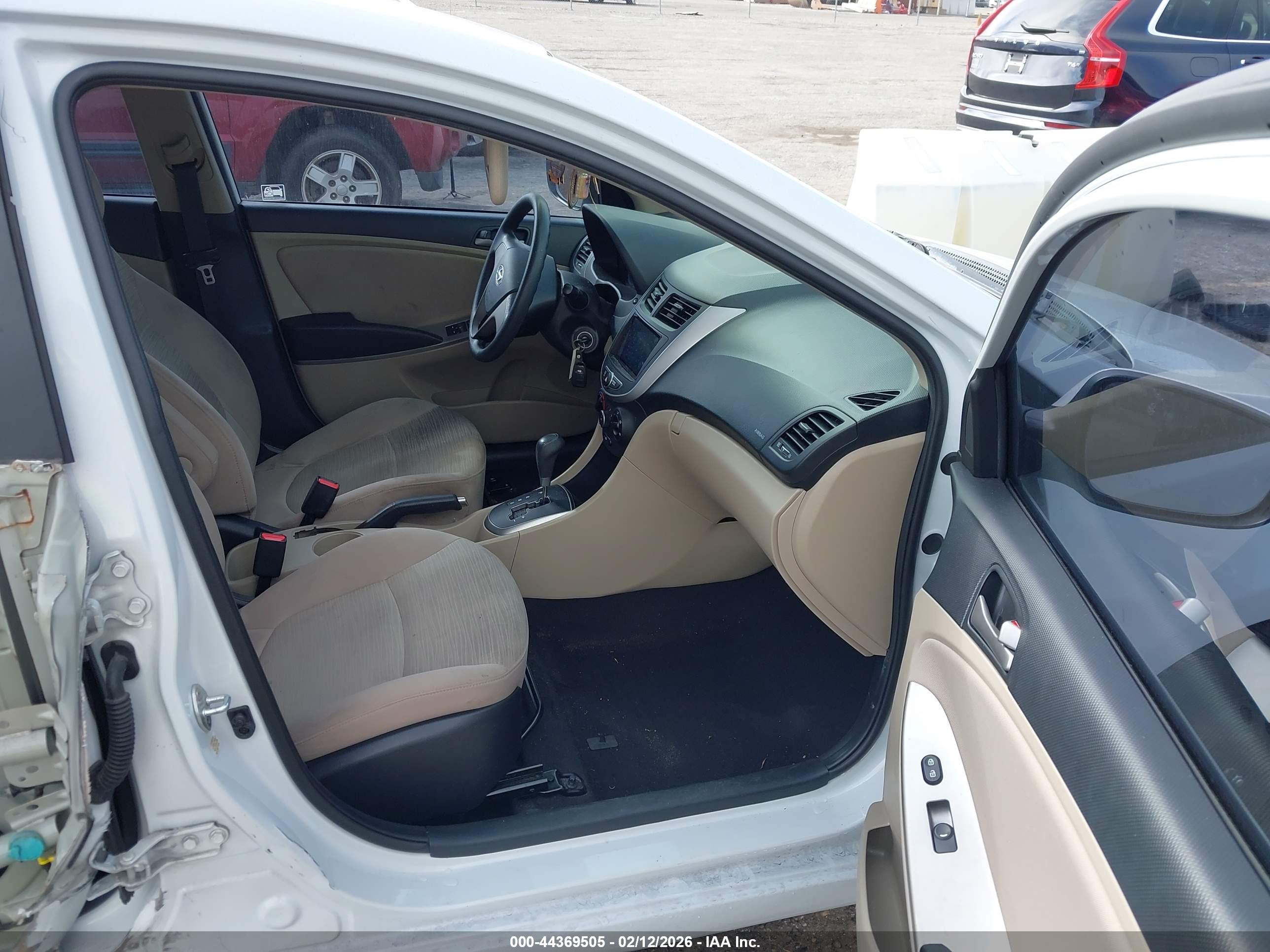 HYUNDAI ACCENT image 5