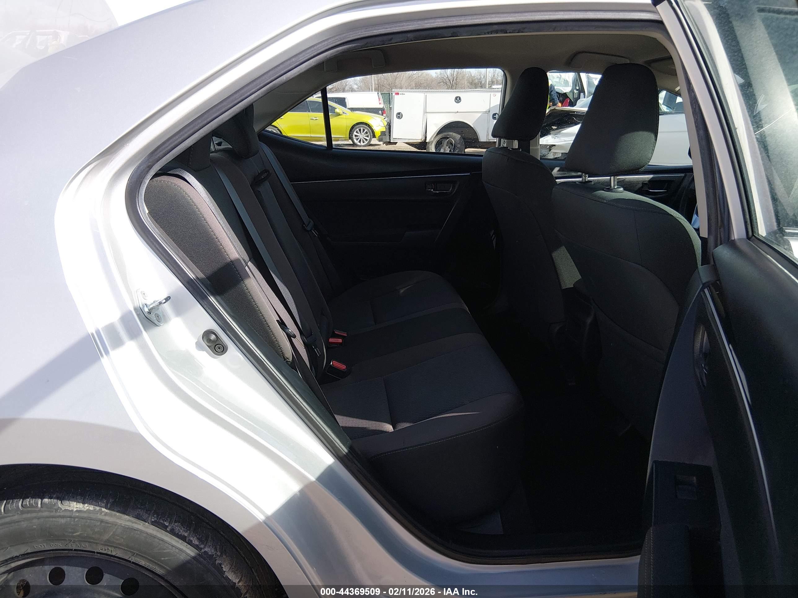 TOYOTA COROLLA image 8