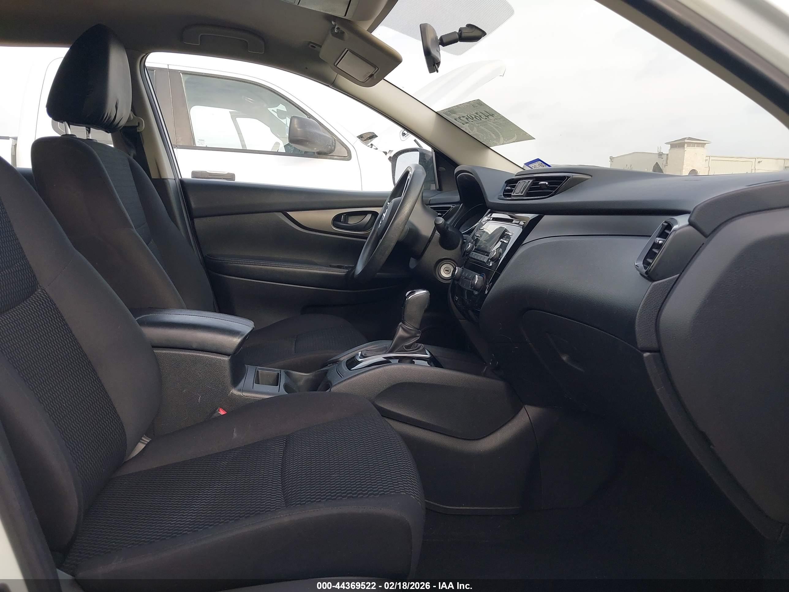 NISSAN ROGUE image 5