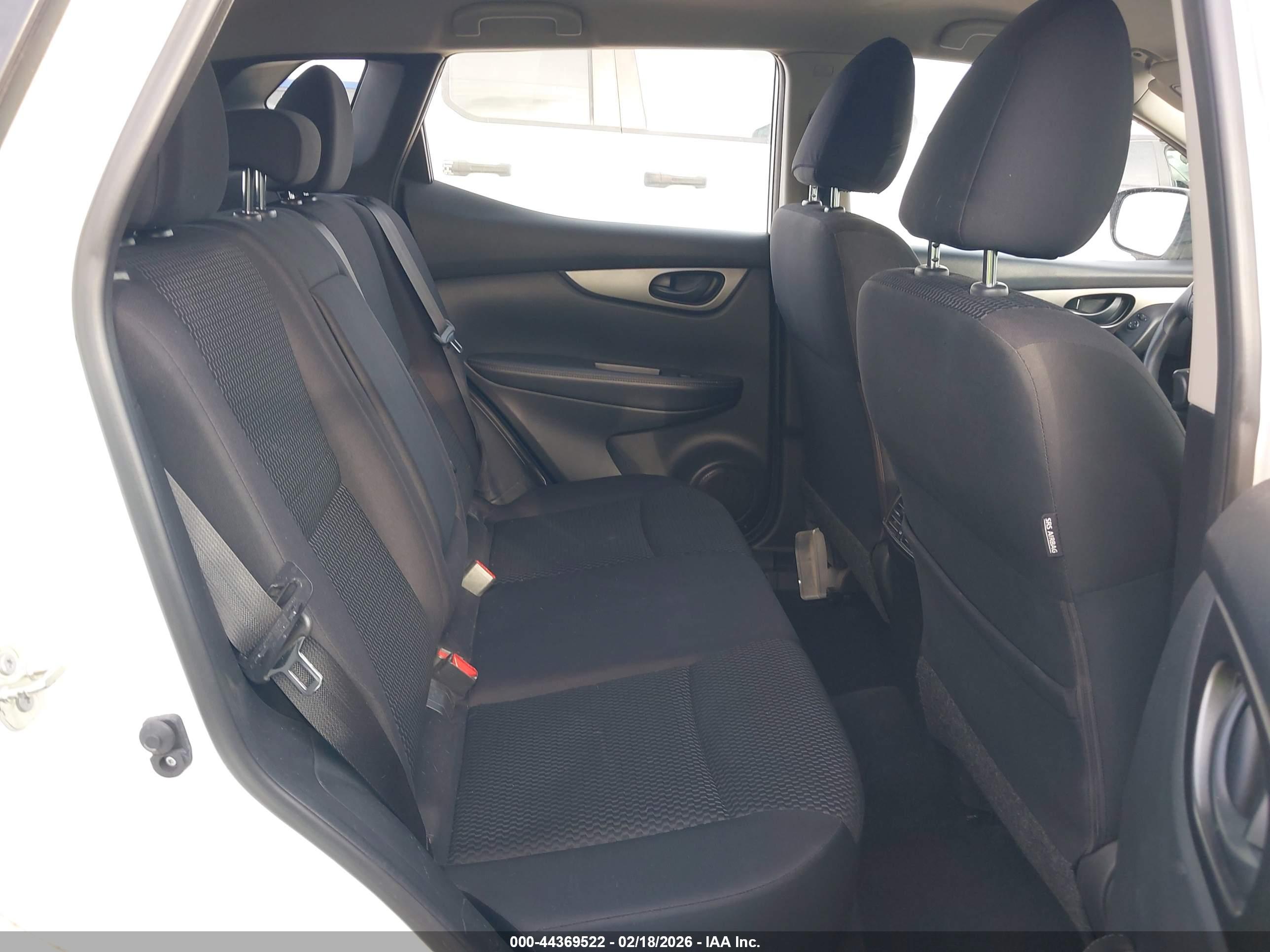 NISSAN ROGUE image 8