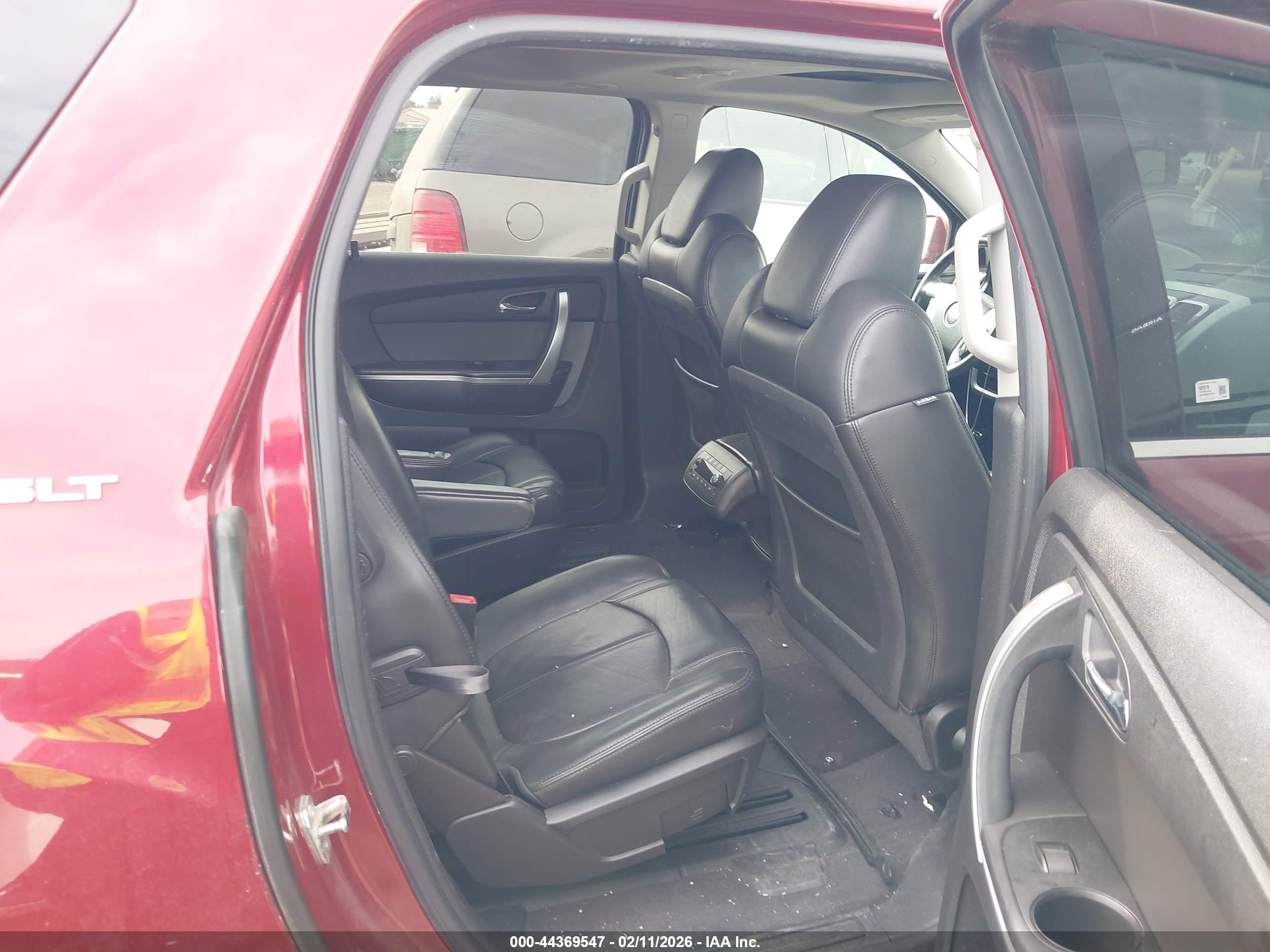 GMC ACADIA image 8