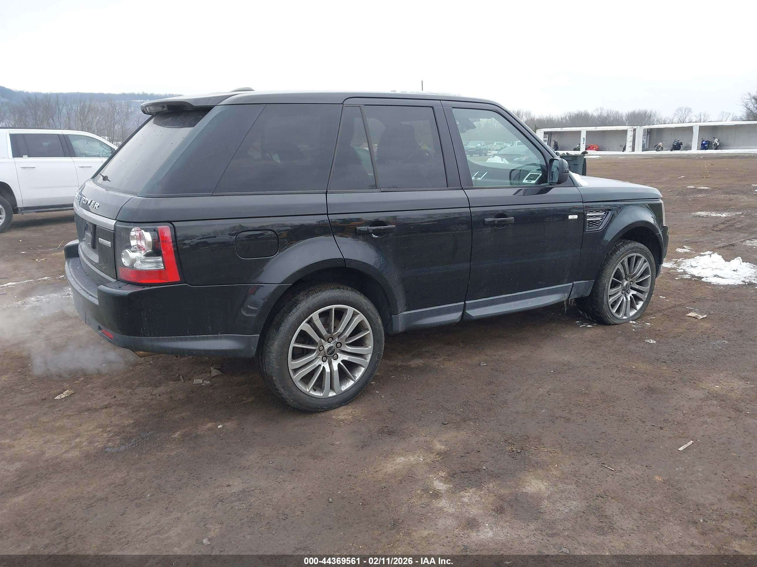 LAND ROVER image 4