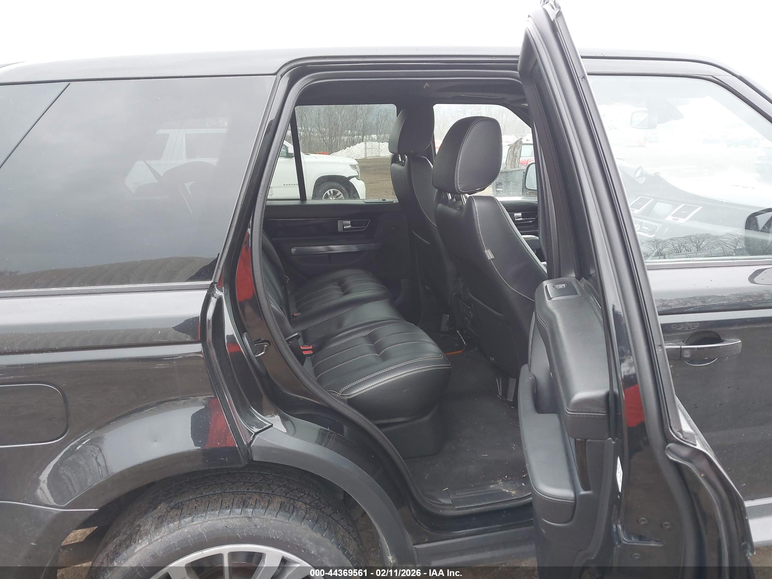 LAND ROVER image 8