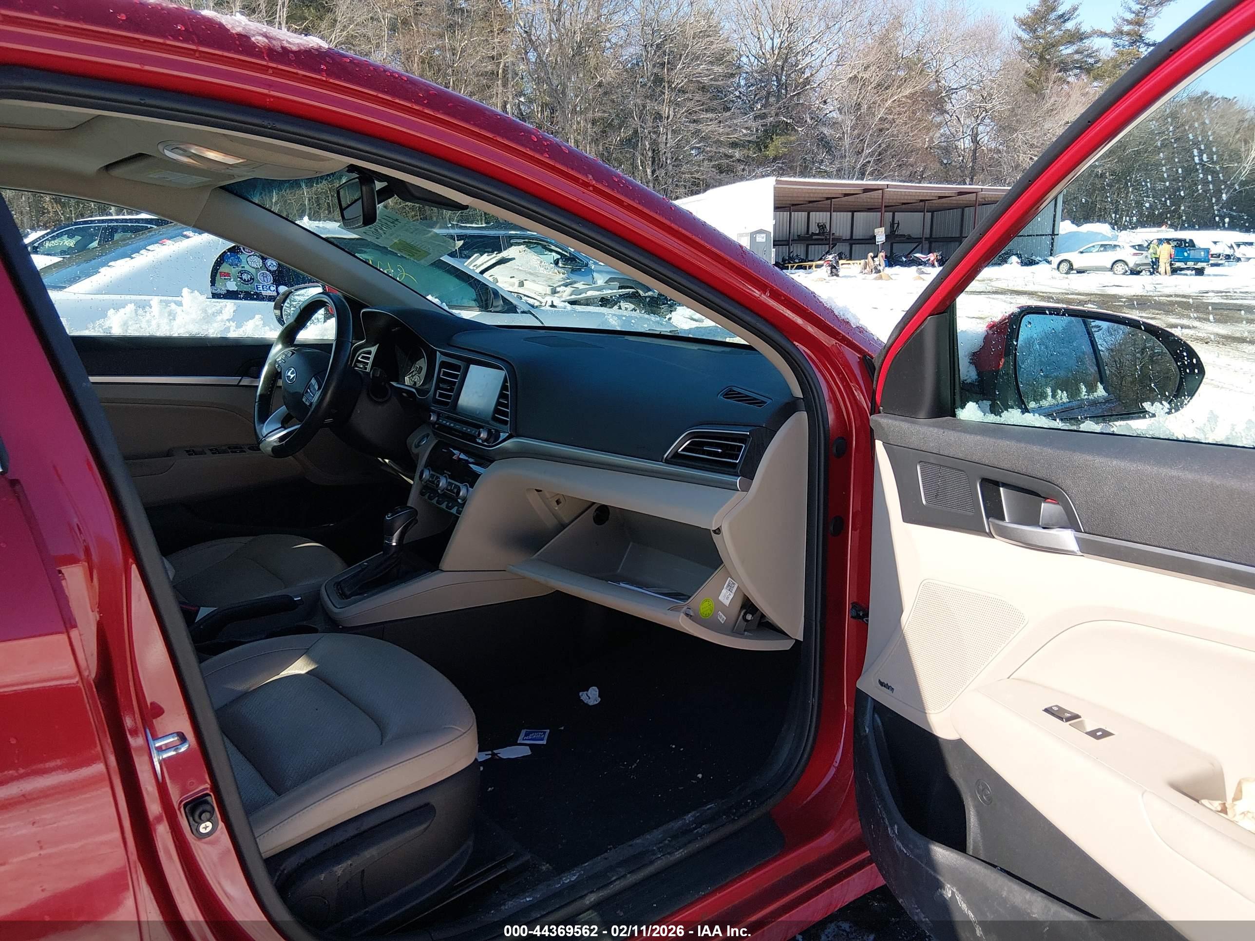 HYUNDAI ELANTRA image 5