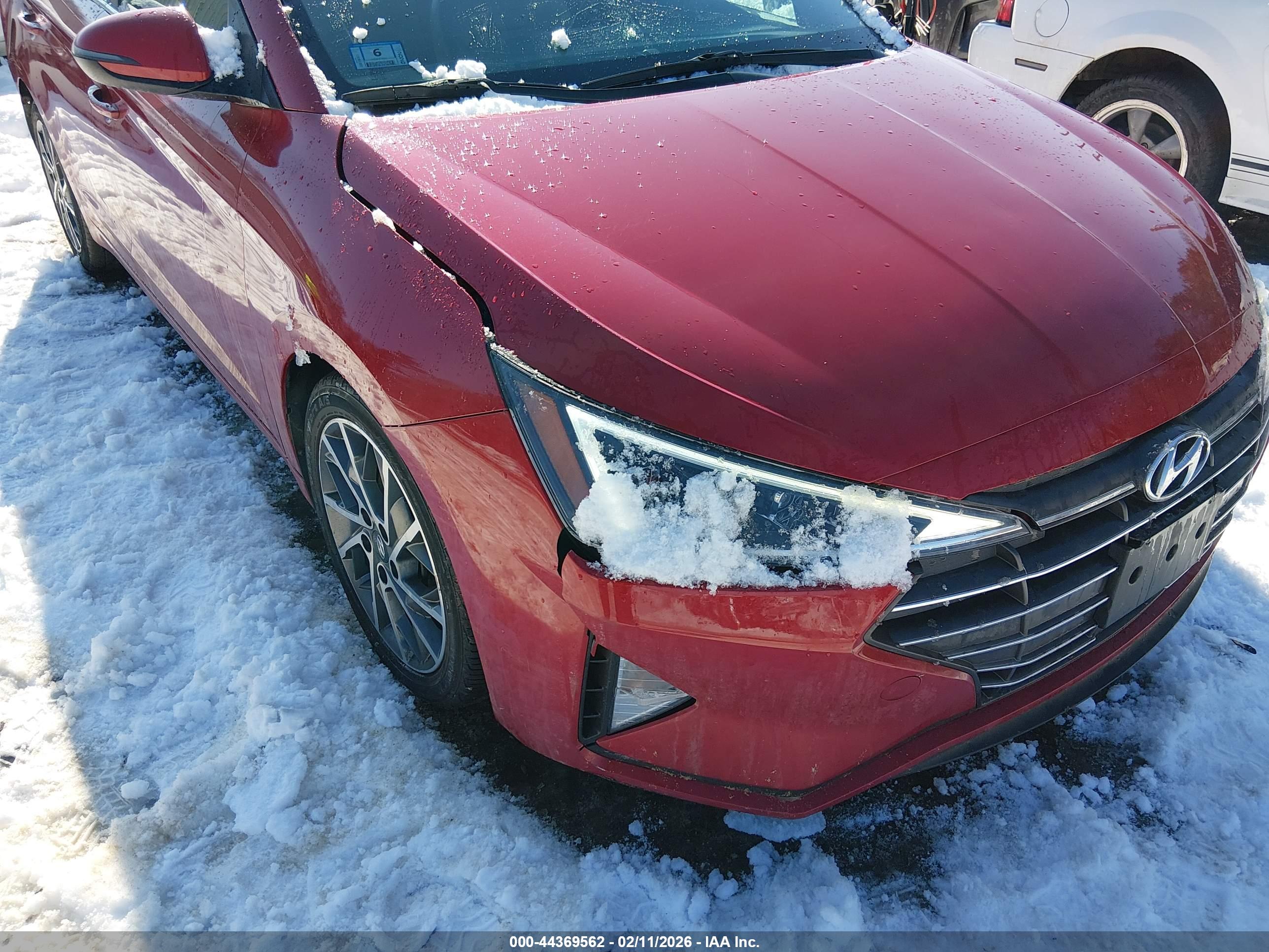 HYUNDAI ELANTRA image 6