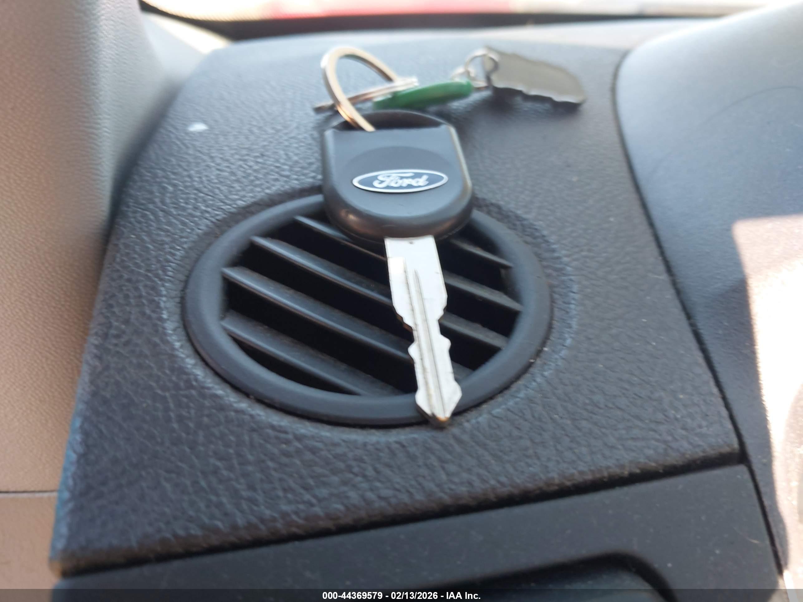 FORD FOCUS image 11