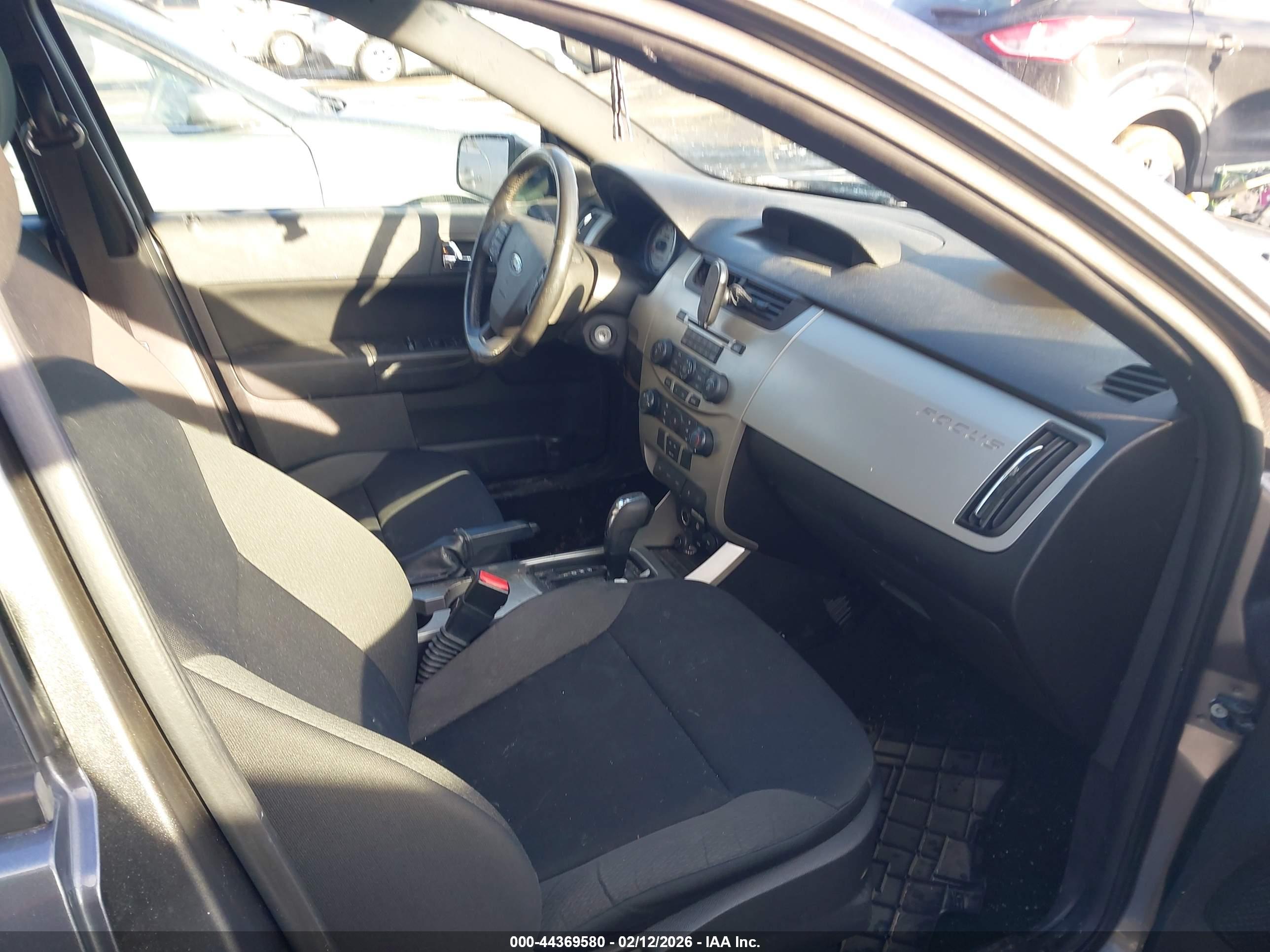 FORD FOCUS image 5