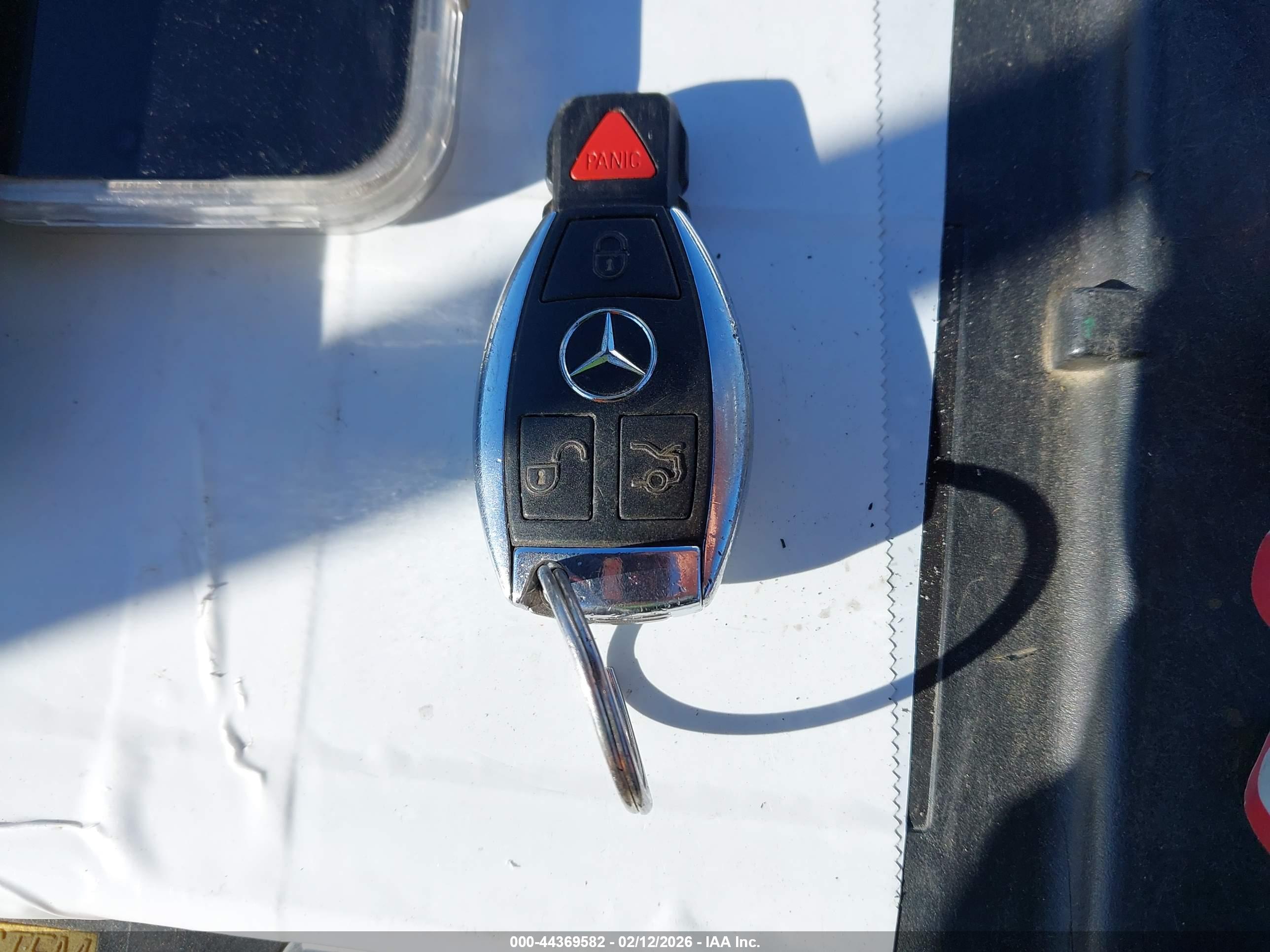 MERCEDES-BENZ GLK image 11
