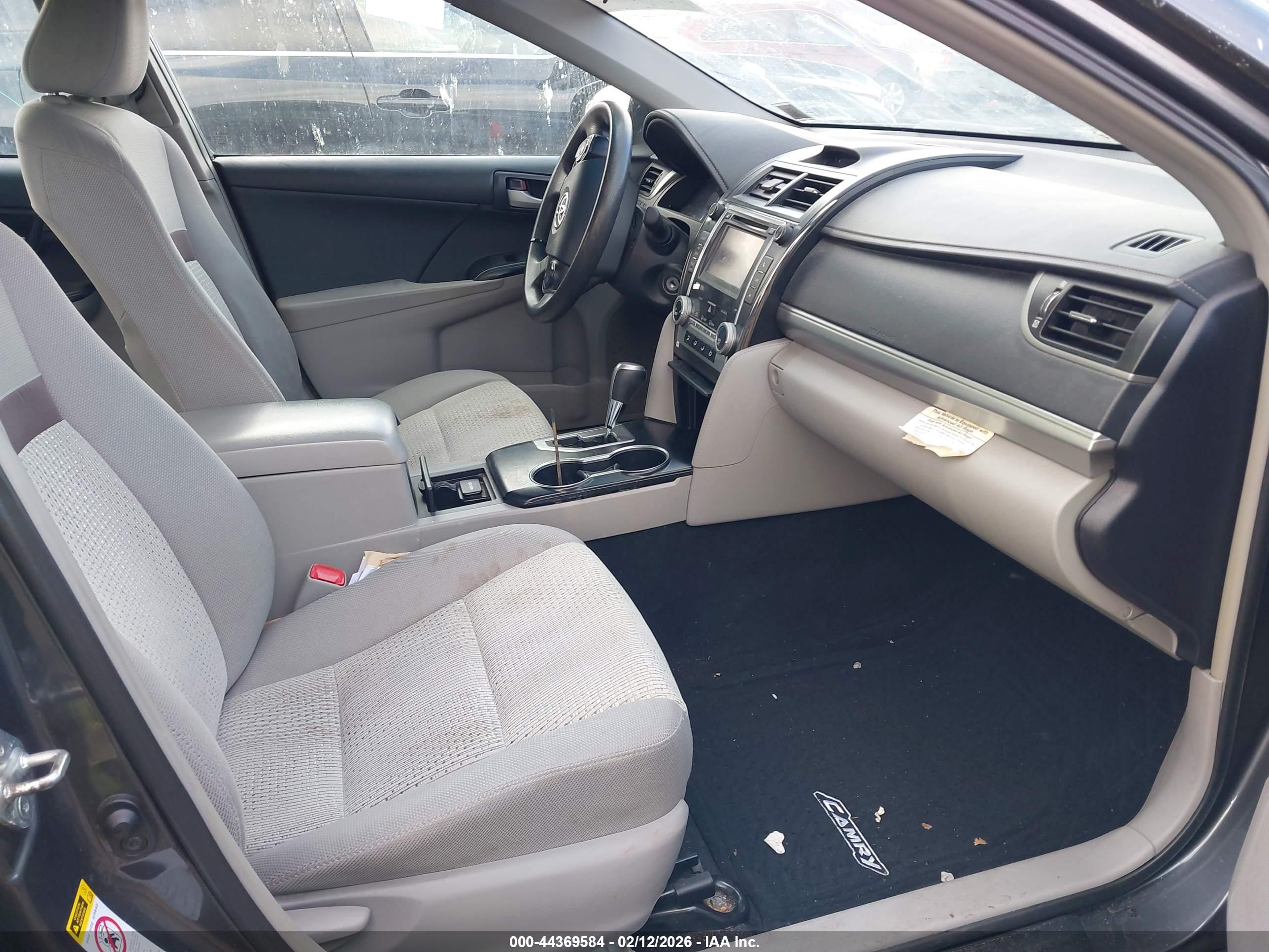 TOYOTA CAMRY image 5