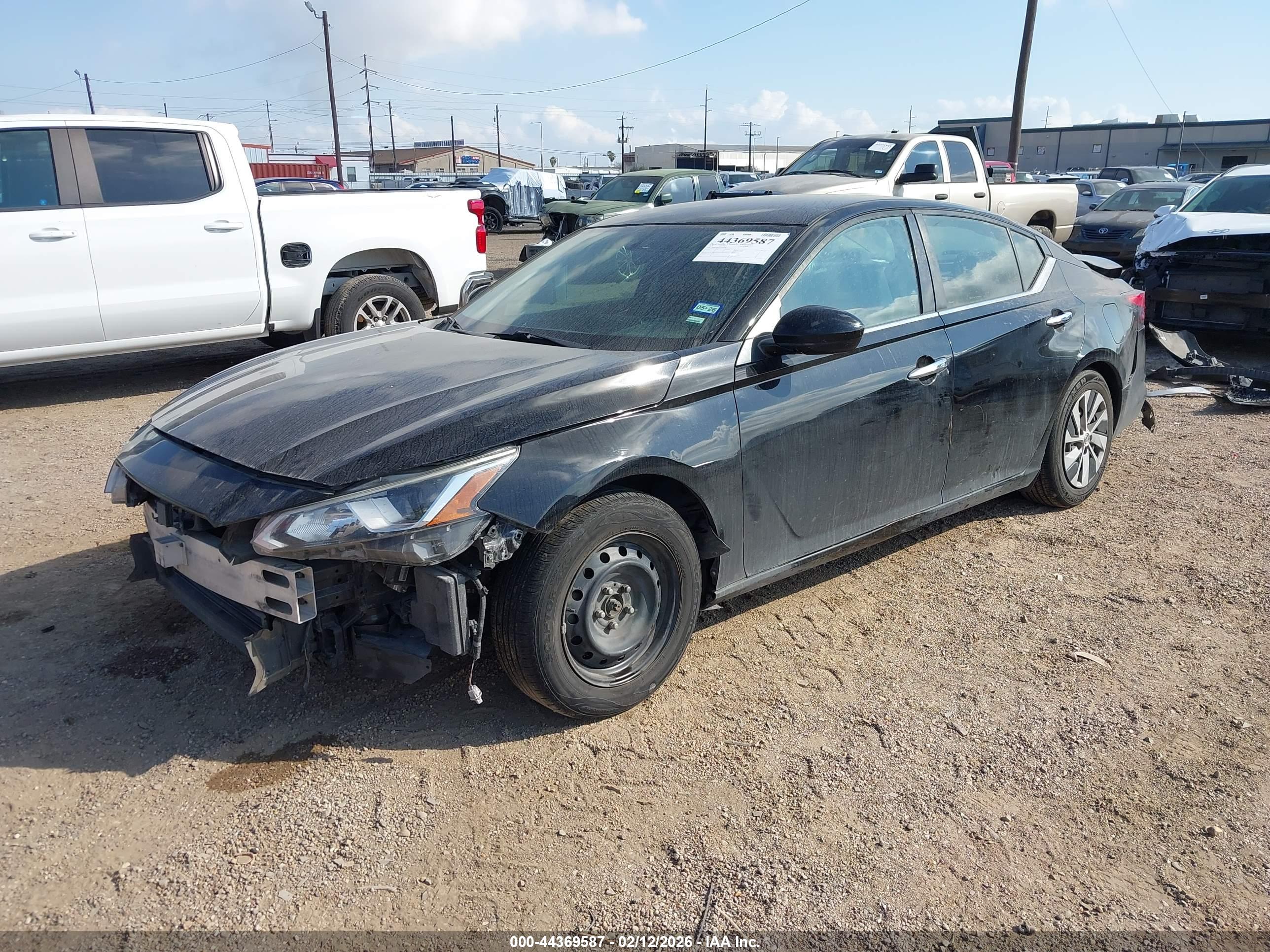 NISSAN ALTIMA image 2